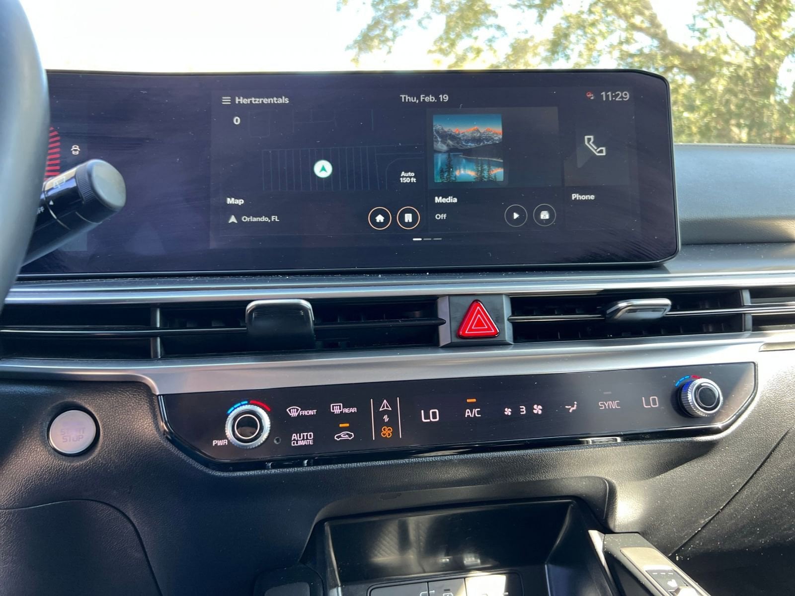 Thumbnail: 2024 Kia Sorento - 17