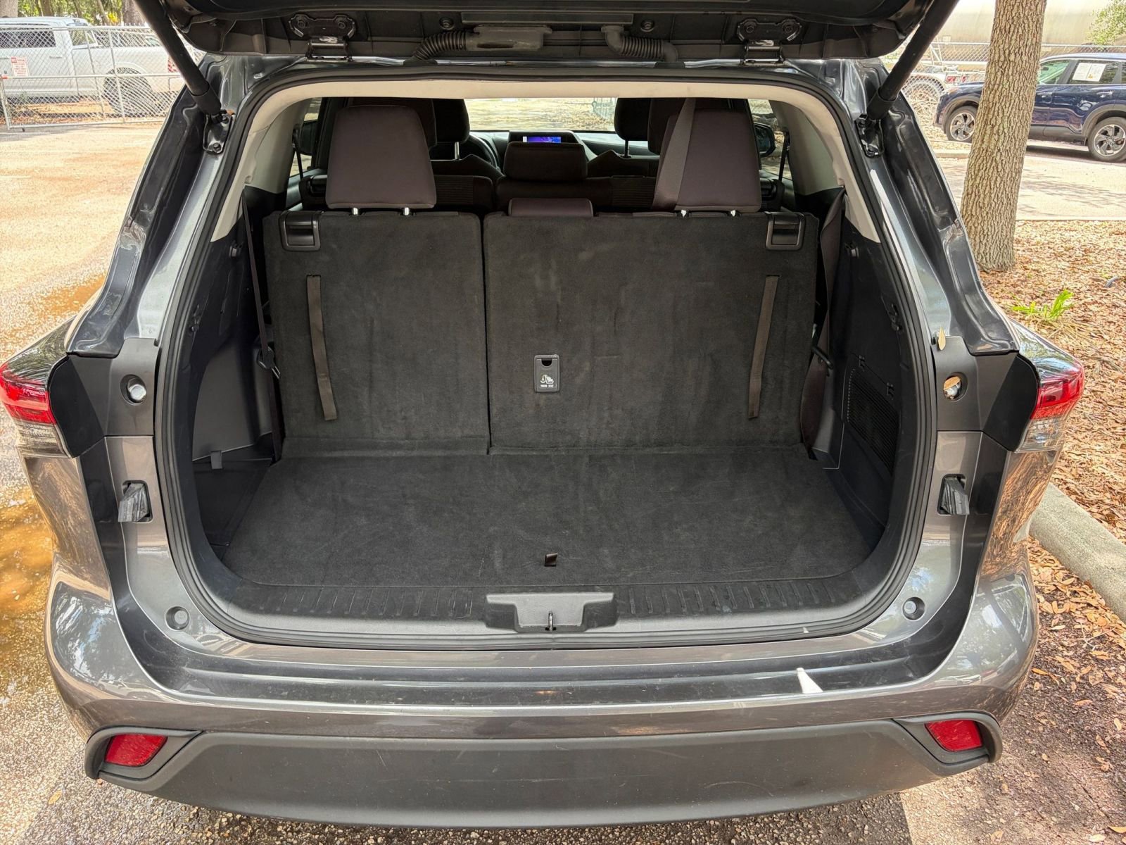 Thumbnail: 2025 Toyota Highlander - 33