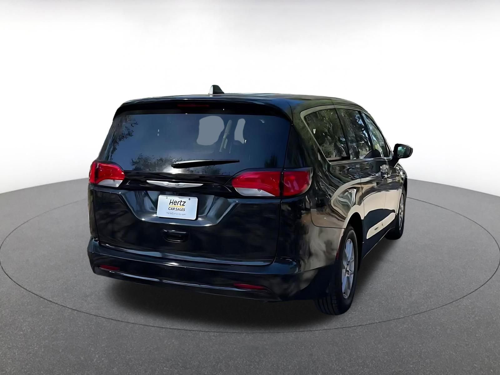 Thumbnail: 2024 Chrysler Voyager - 14