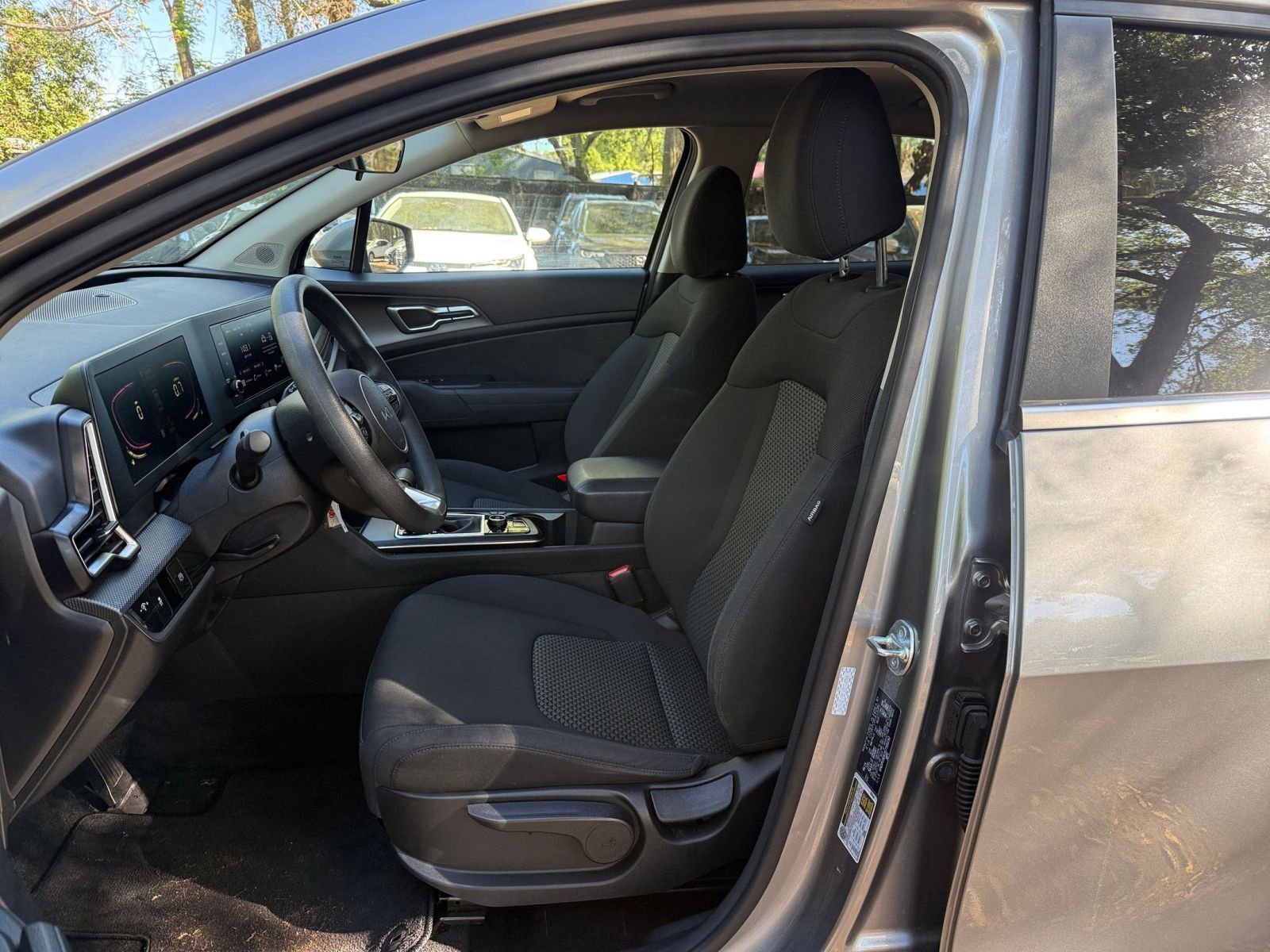 Thumbnail: 2025 Kia Sportage - 32