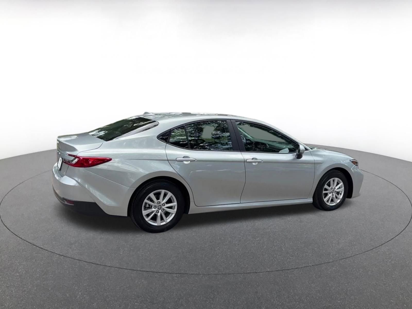 Thumbnail: 2025 Toyota Camry - 15