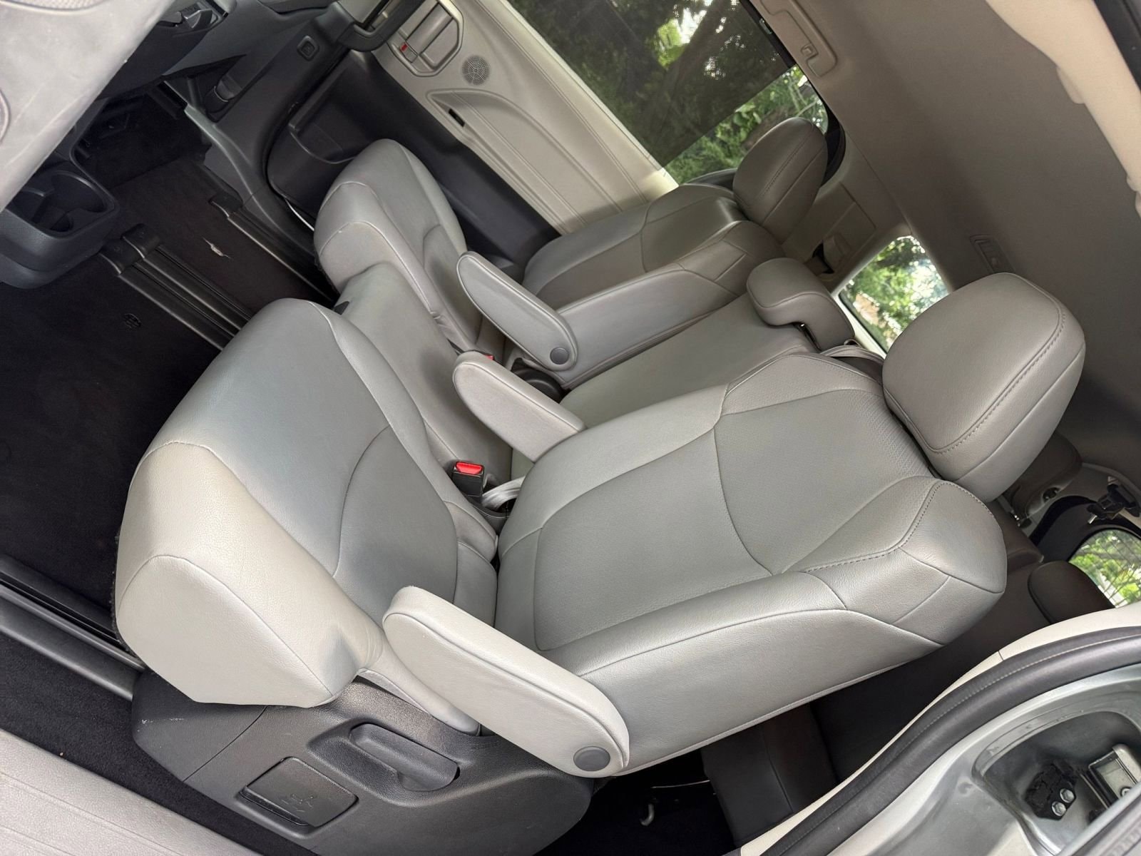 Thumbnail: 2023 Toyota Sienna - 31
