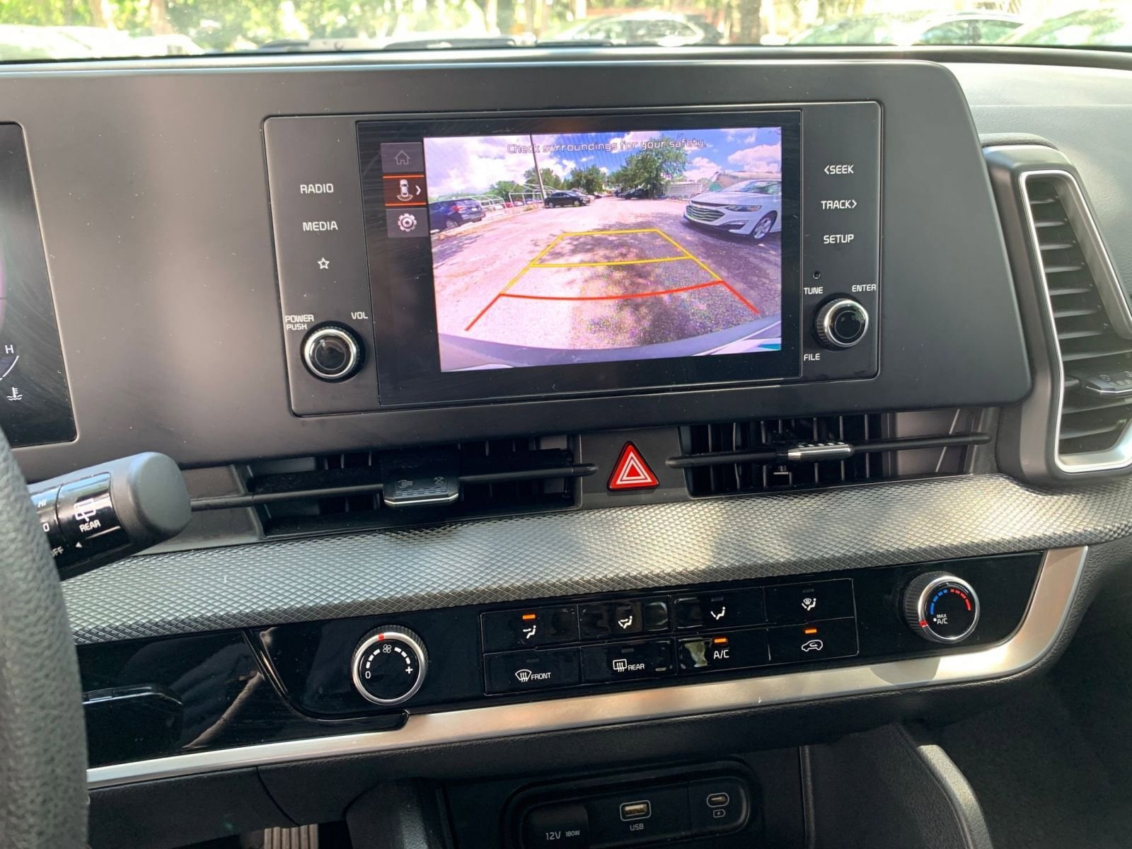 2024 Kia Sportage LX 17