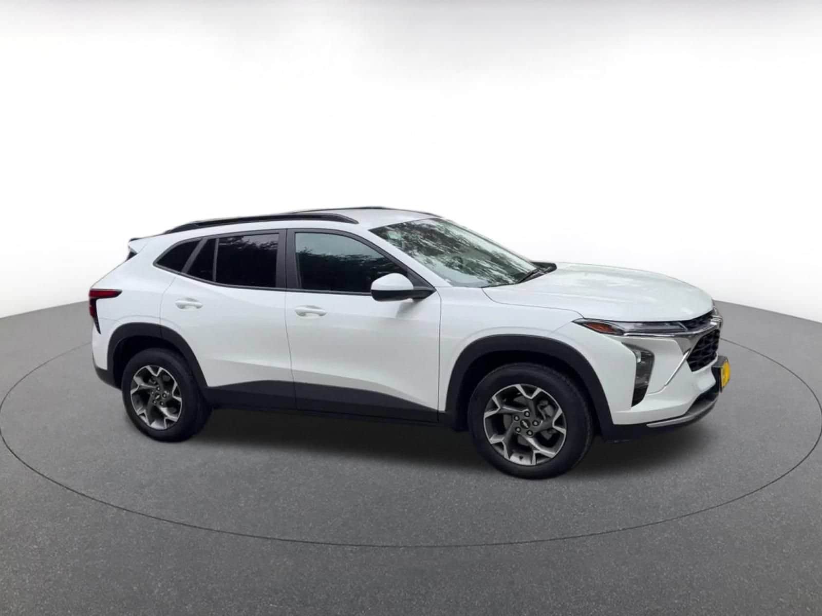 Thumbnail: 2025 Chevrolet Trax - 2