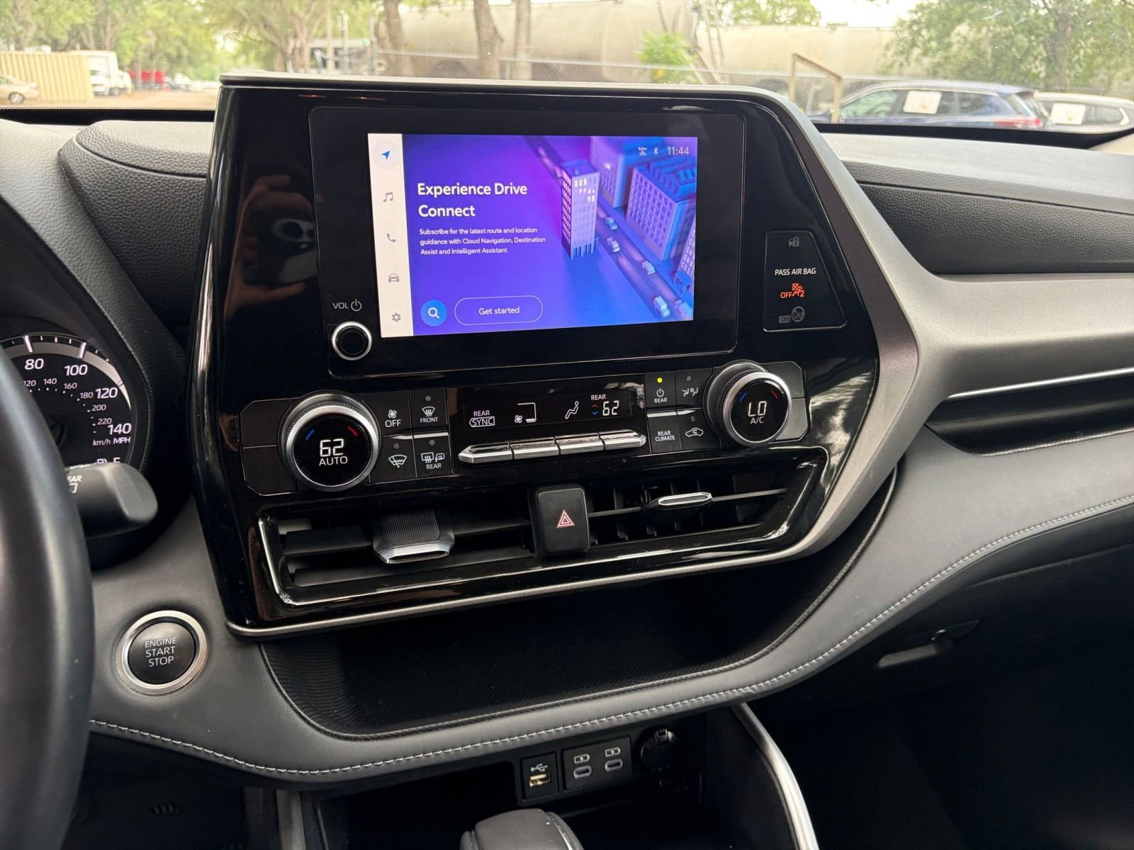 Thumbnail: 2025 Toyota Highlander - 21