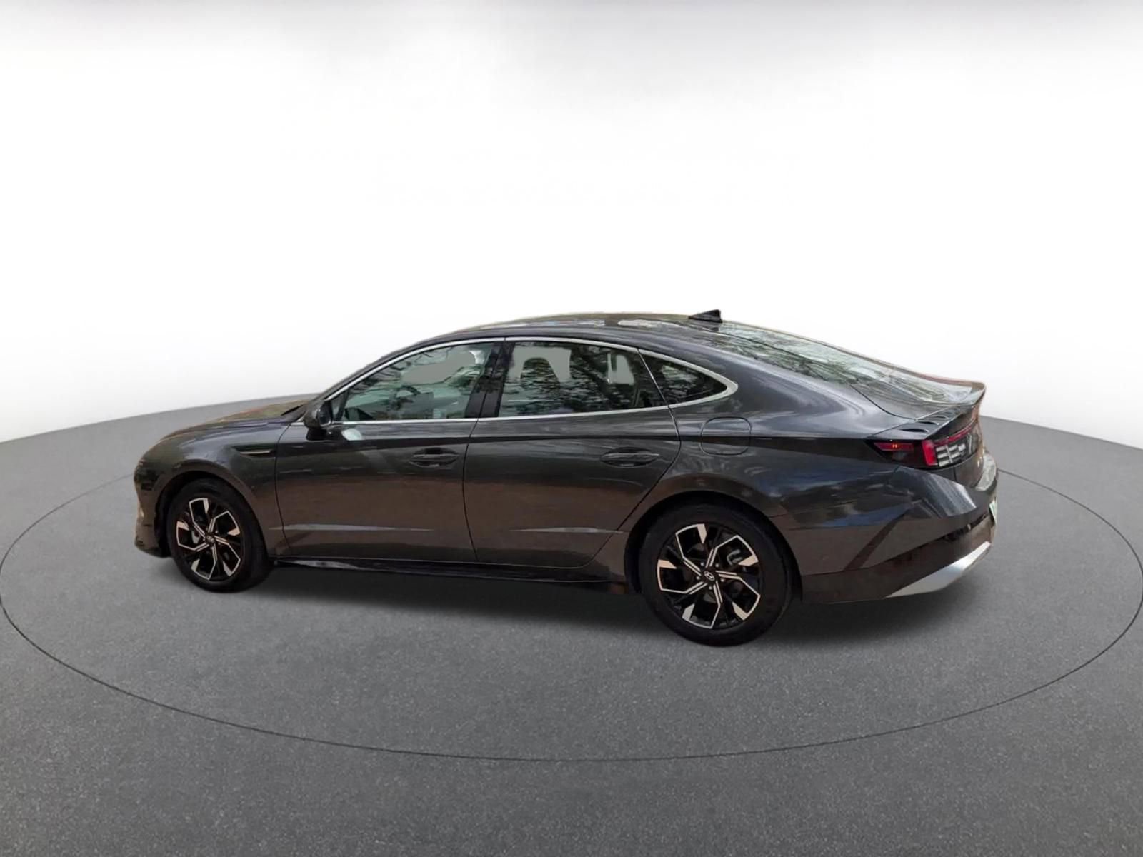 Thumbnail: 2025 Hyundai Sonata - 10