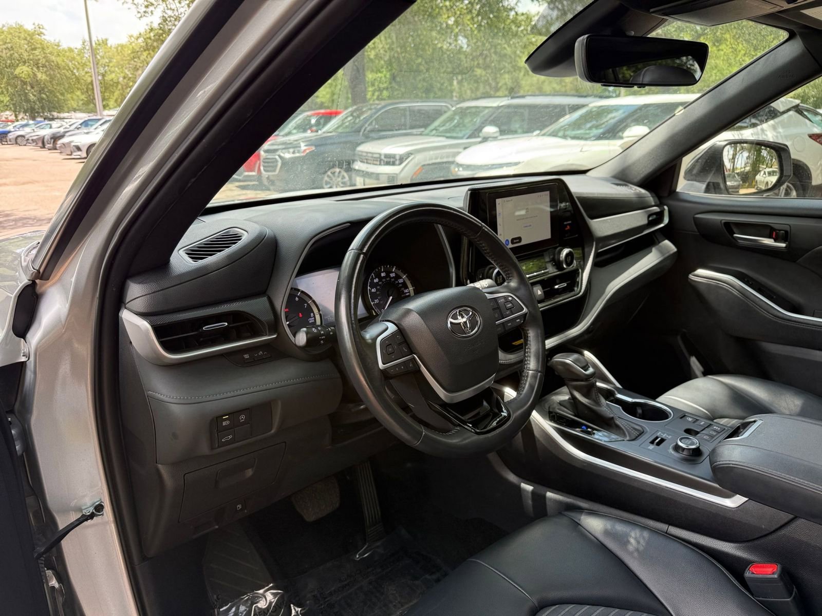 Thumbnail: 2024 Toyota Highlander - 34