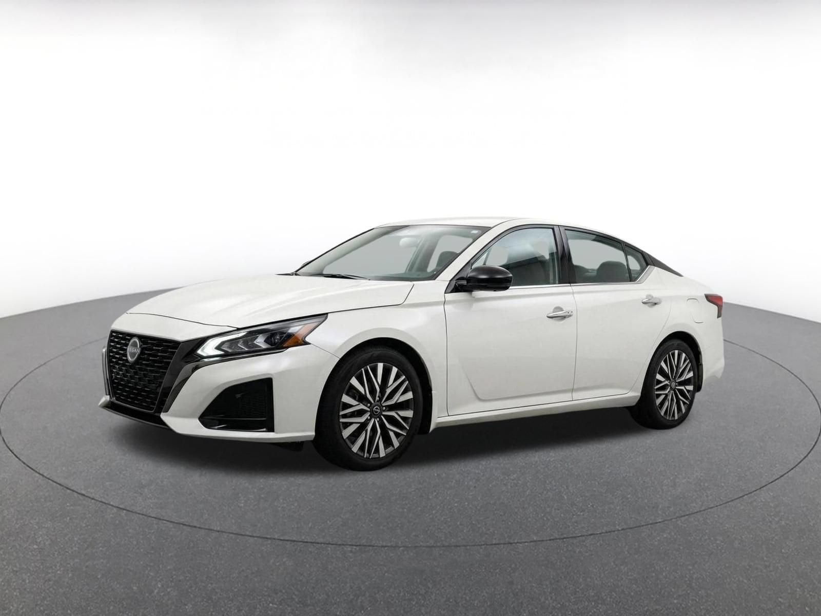 Thumbnail: 2025 Nissan Altima - 3