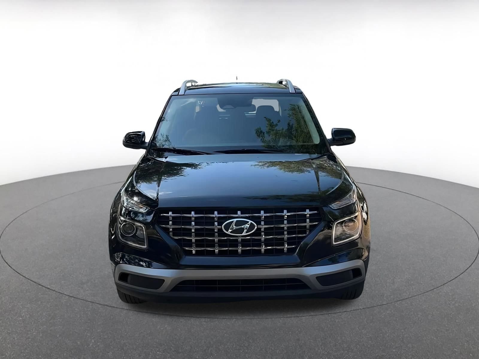 Thumbnail: 2025 Hyundai Venue - 4