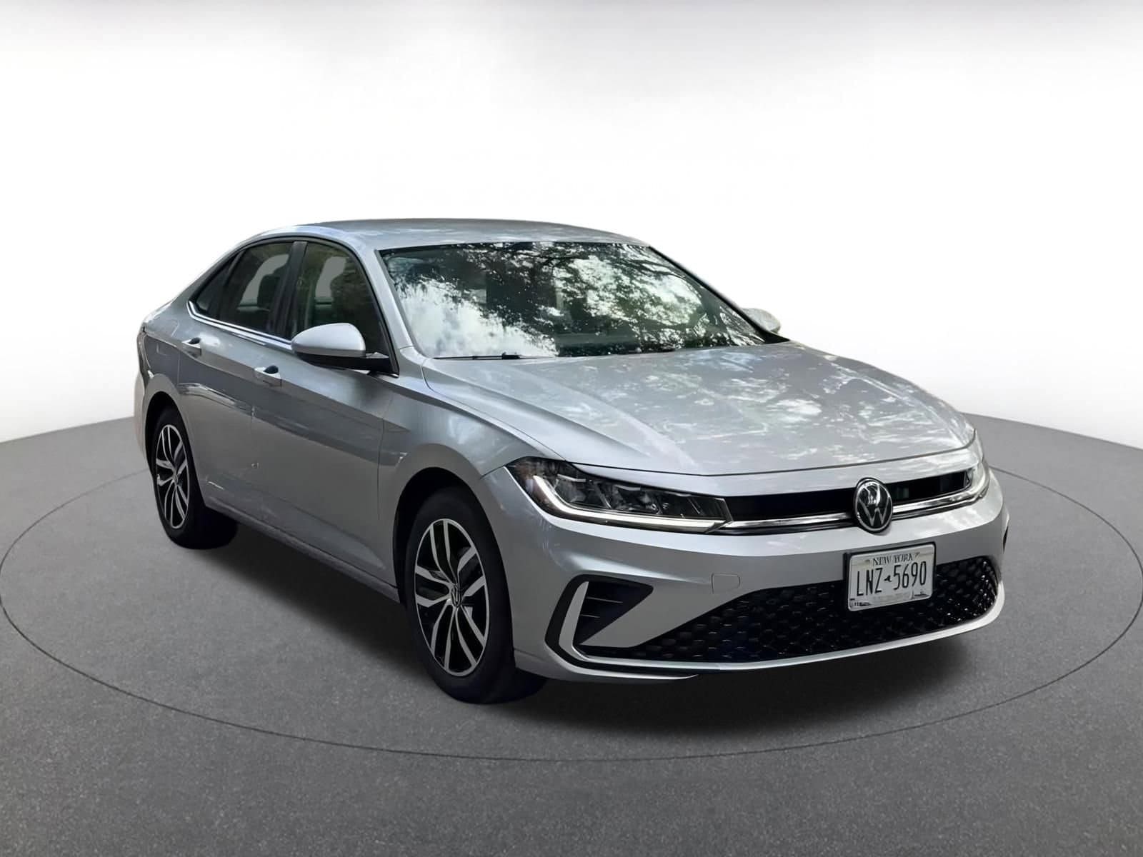 Thumbnail: 2025 Volkswagen Jetta - 3