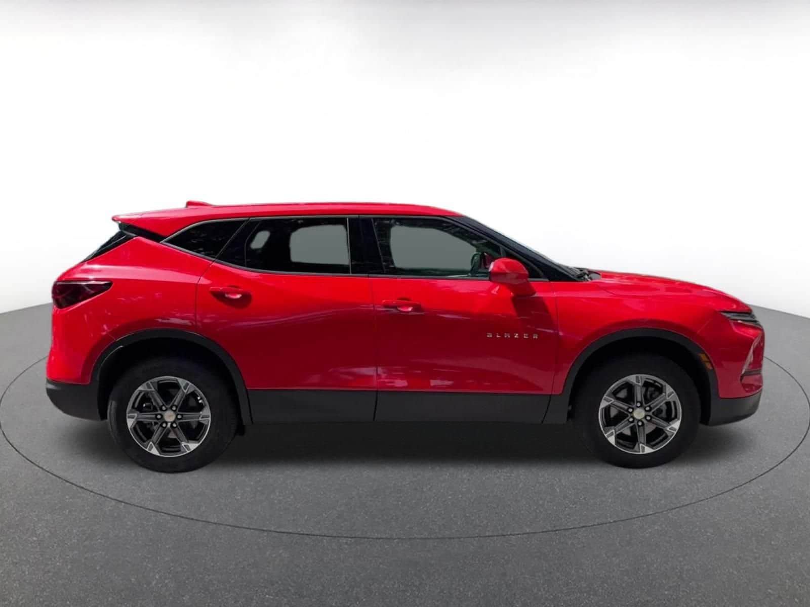 Thumbnail: 2025 Chevrolet Blazer - 16