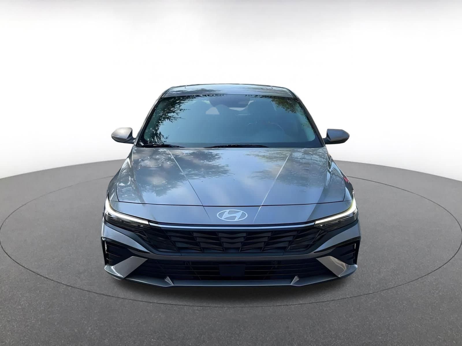 Thumbnail: 2025 Hyundai Elantra - 4