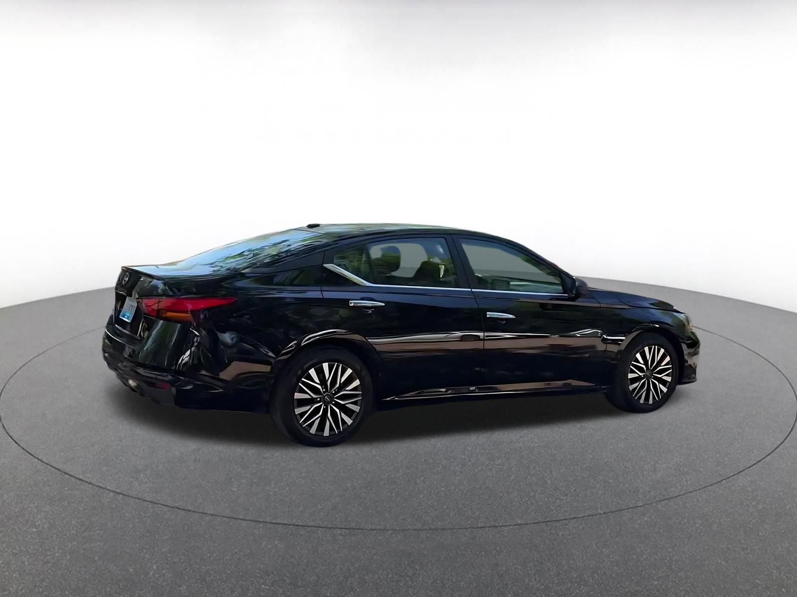 Thumbnail: 2025 Nissan Altima - 16