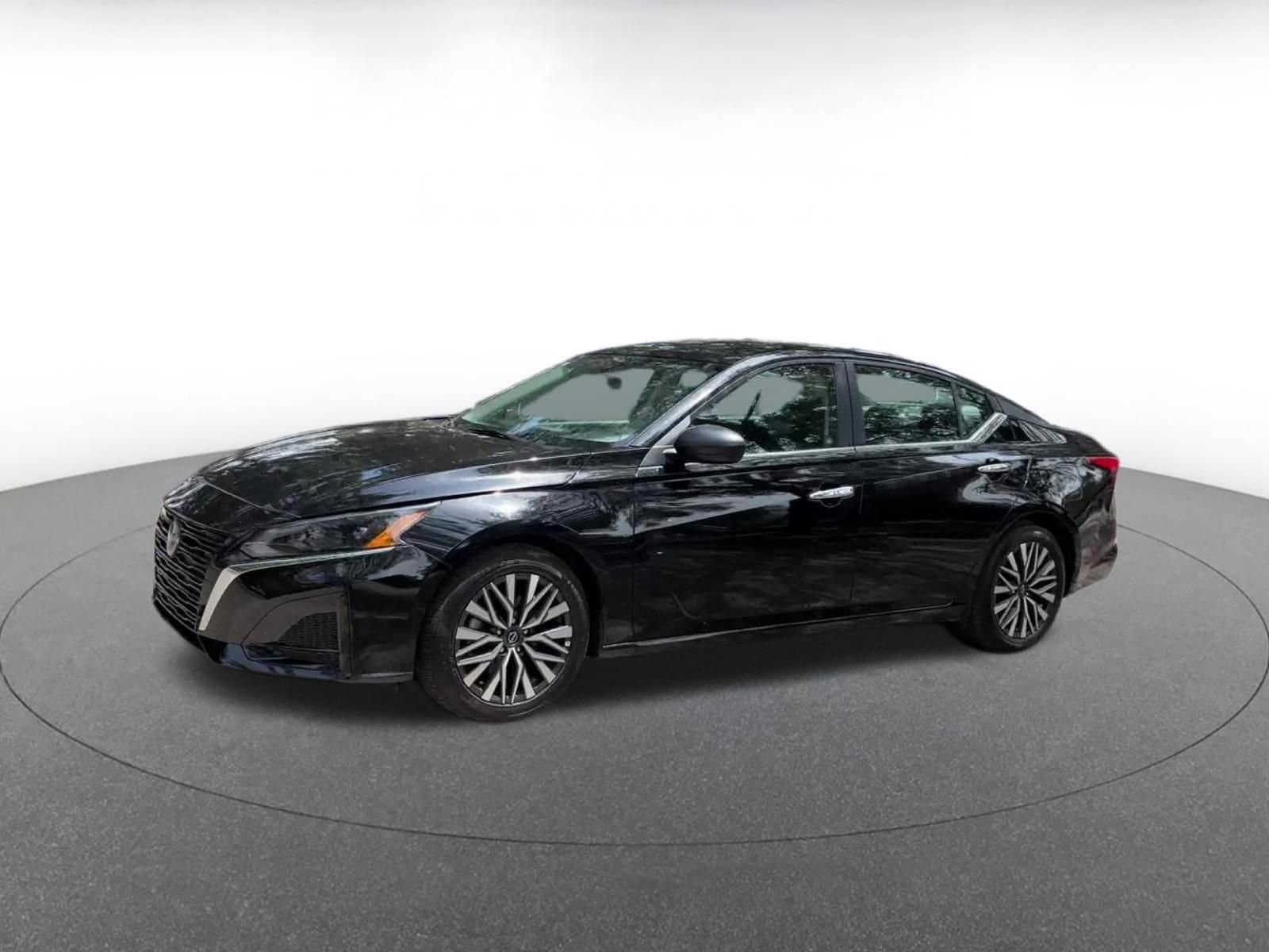 Thumbnail: 2025 Nissan Altima - 8