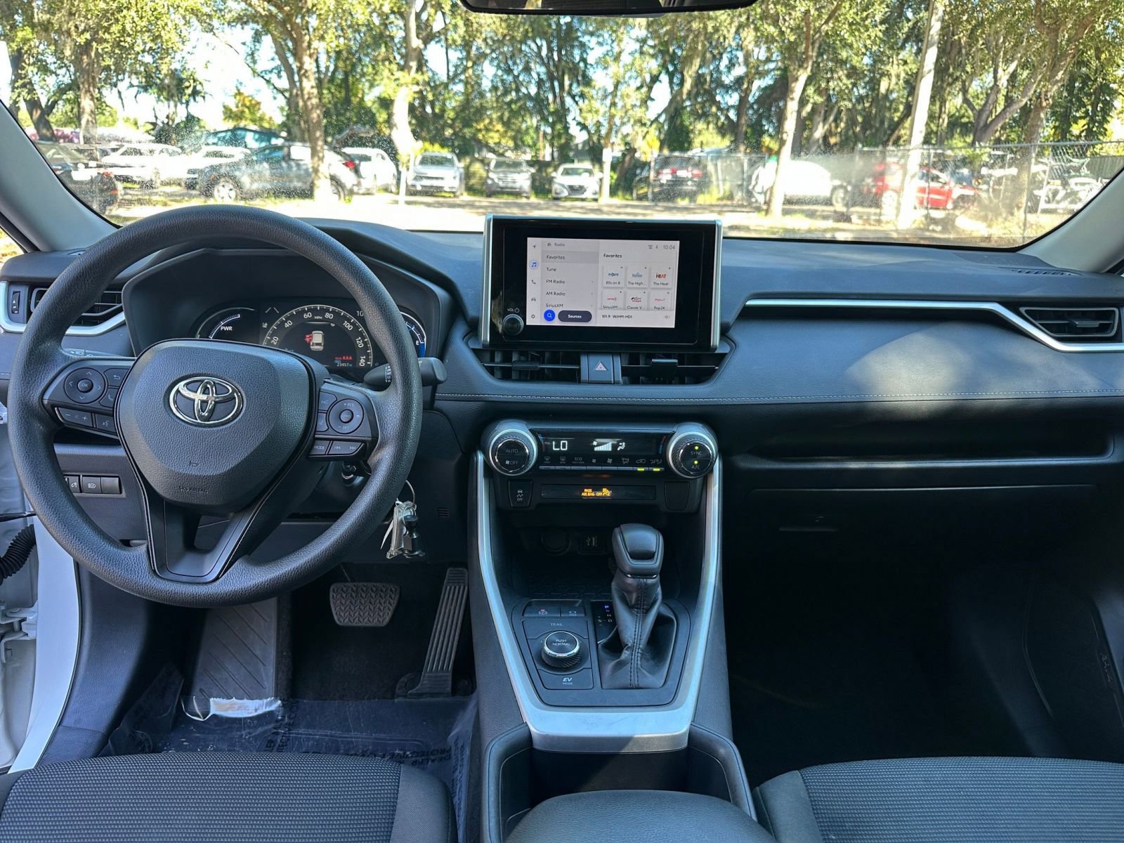 Thumbnail: 2025 Toyota RAV4 - 27