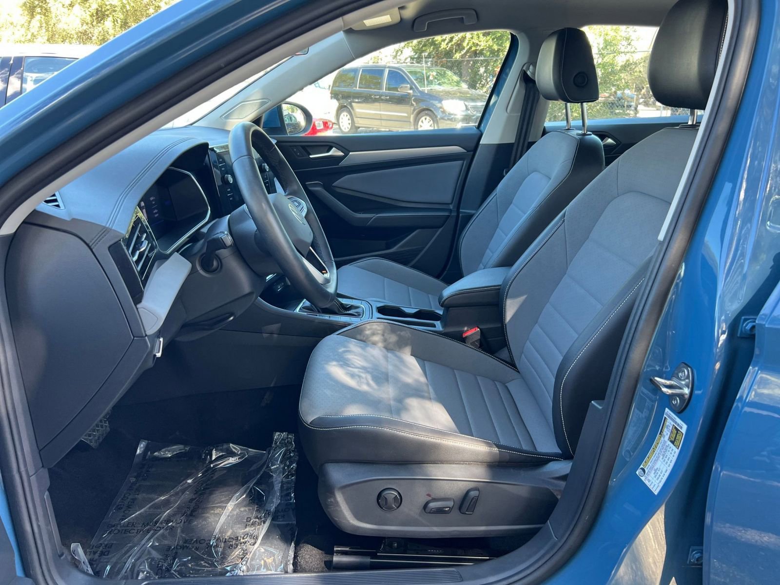 Thumbnail: 2025 Volkswagen Jetta - 21