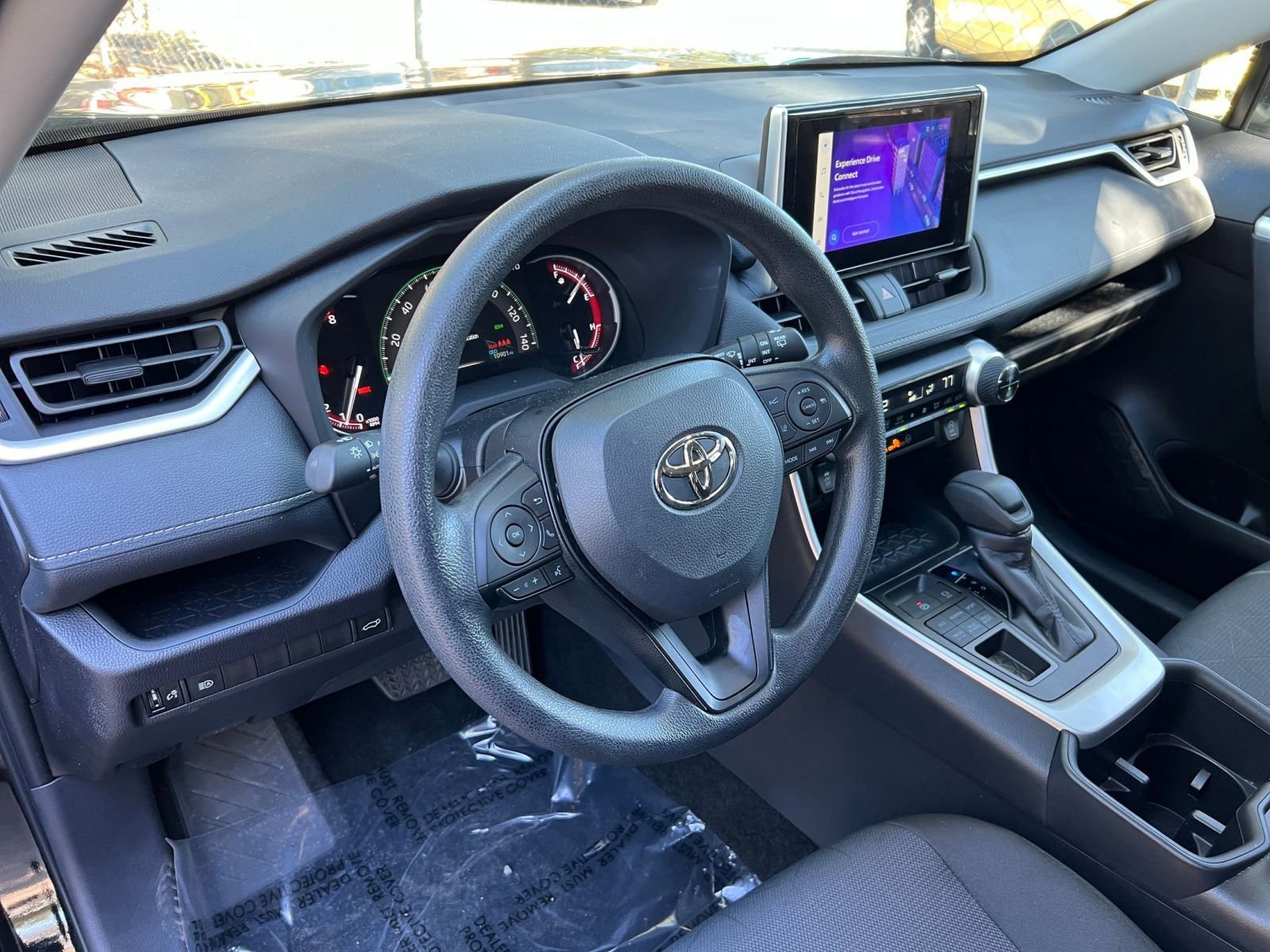 Thumbnail: 2025 Toyota RAV4 - 29