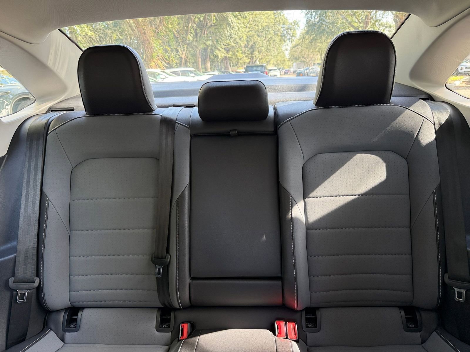 Thumbnail: 2025 Volkswagen Jetta - 32