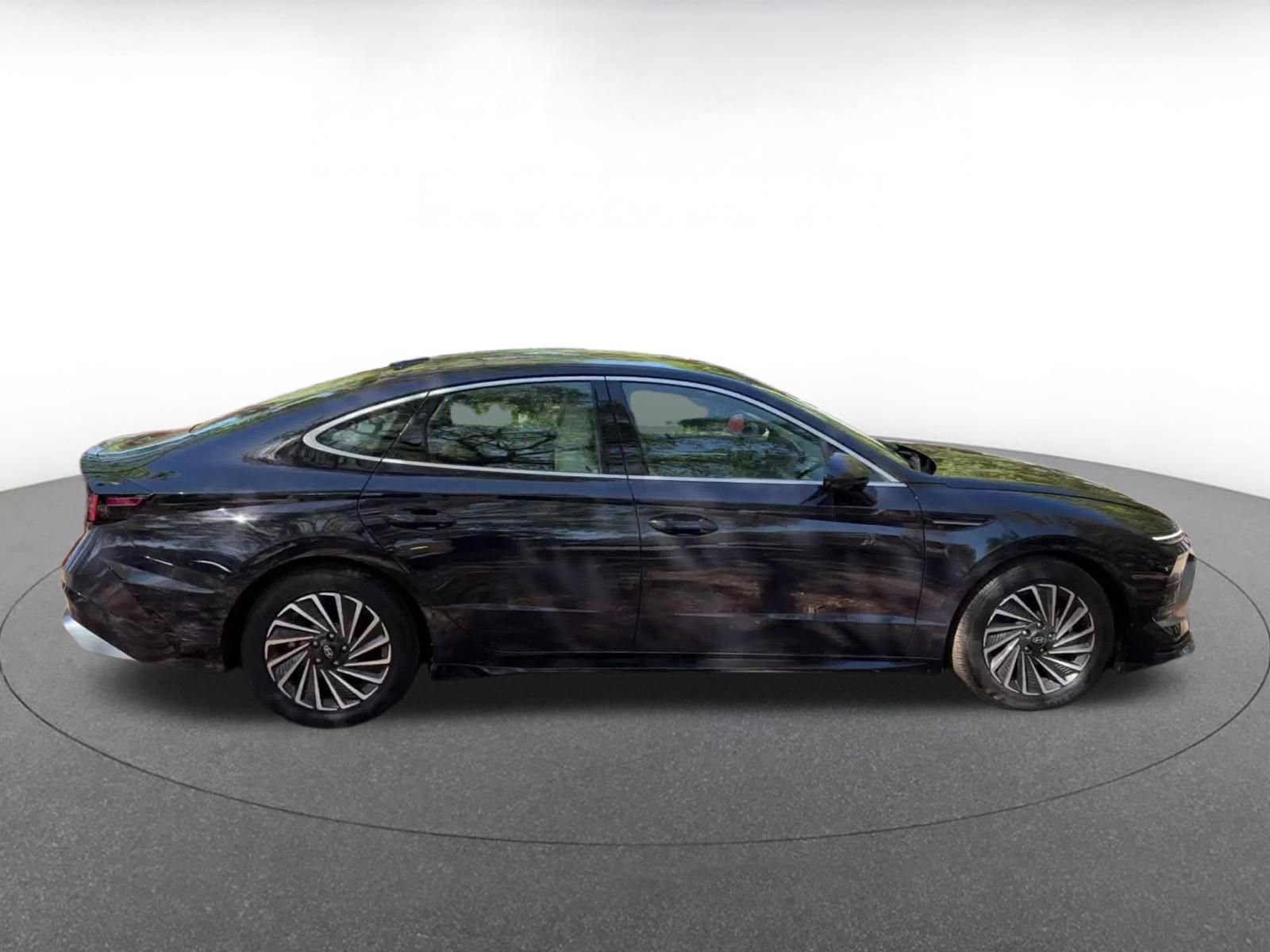 Thumbnail: 2025 Hyundai Sonata - 16