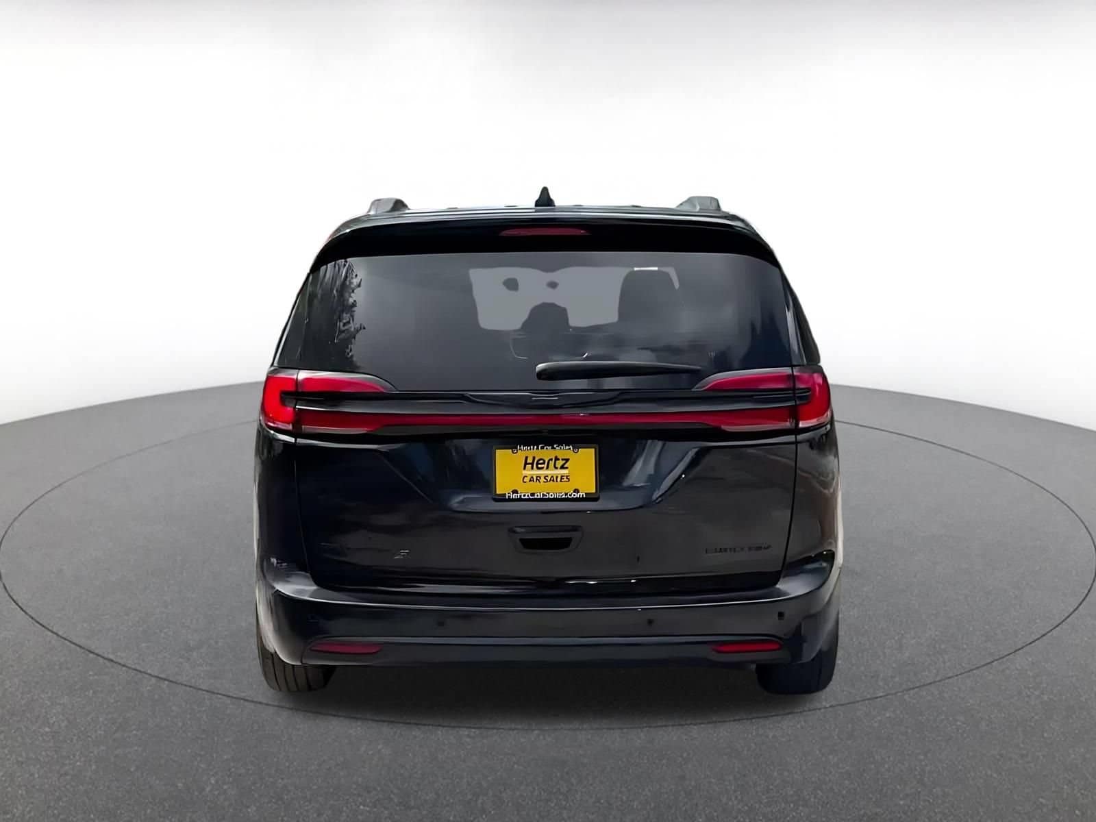 Thumbnail: 2025 Chrysler Pacifica - 13