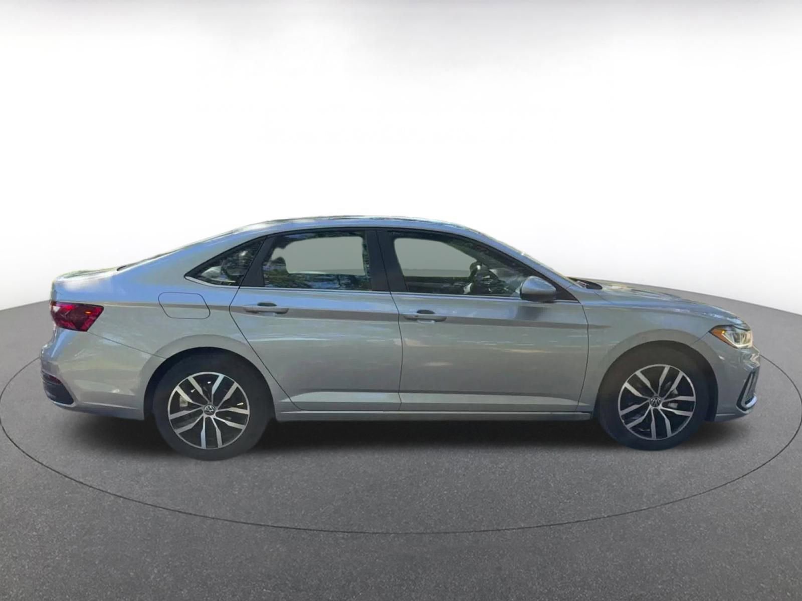 Thumbnail: 2025 Volkswagen Jetta - 16