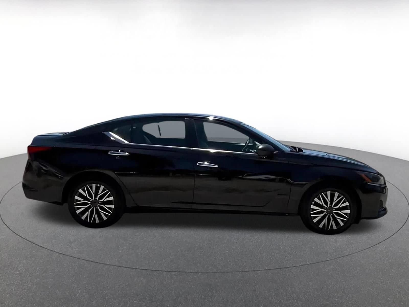 Thumbnail: 2025 Nissan Altima - 16