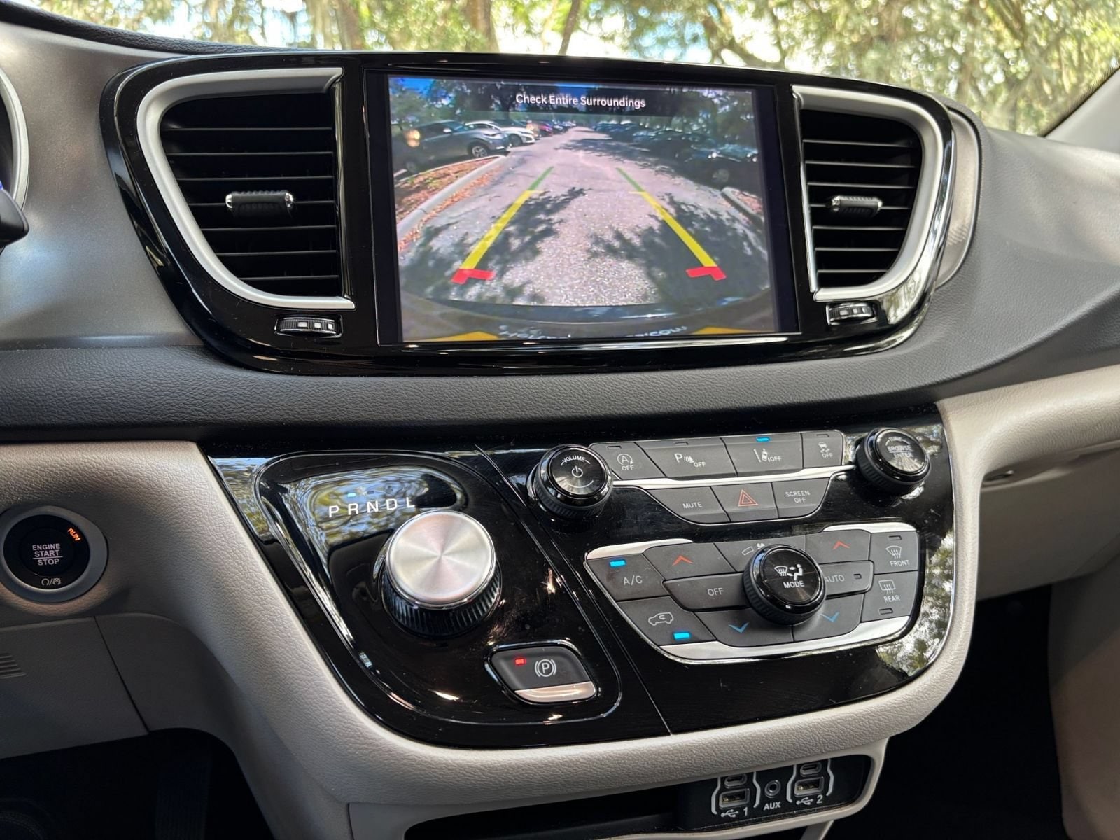 Thumbnail: 2024 Chrysler Pacifica - 16