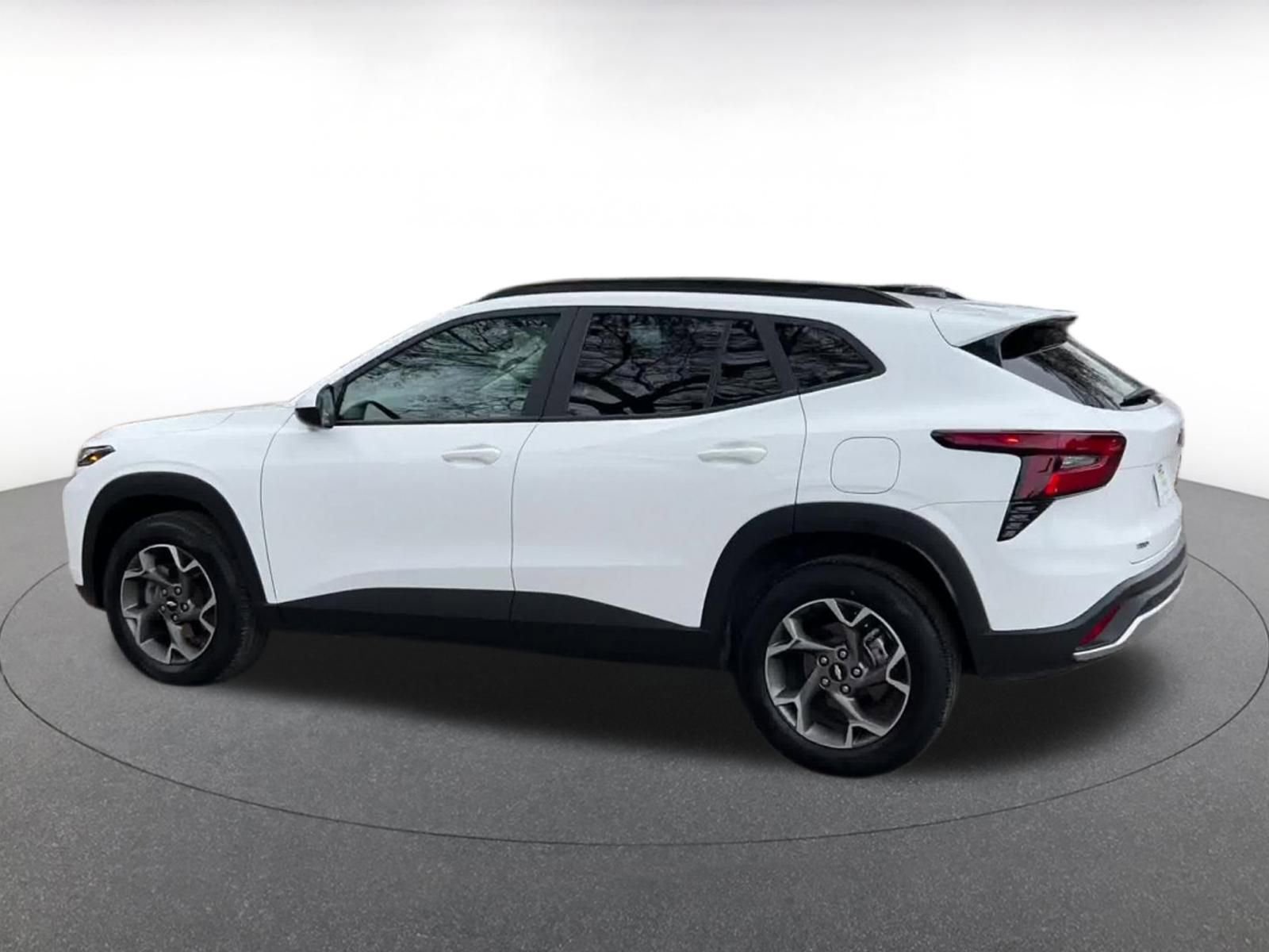 Thumbnail: 2025 Chevrolet Trax - 10