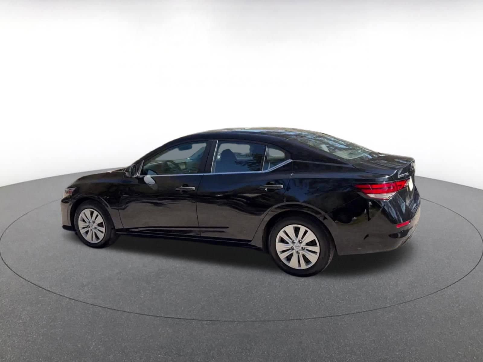 Thumbnail: 2025 Nissan Sentra - 10