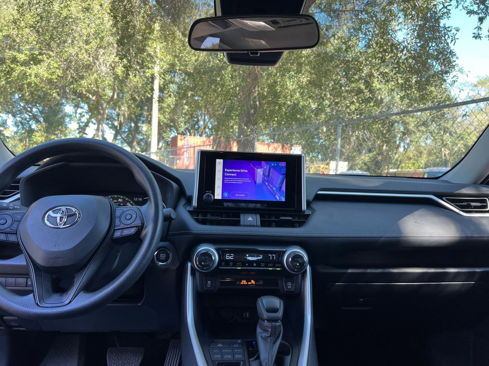 Thumbnail: 2025 Toyota RAV4 - 27