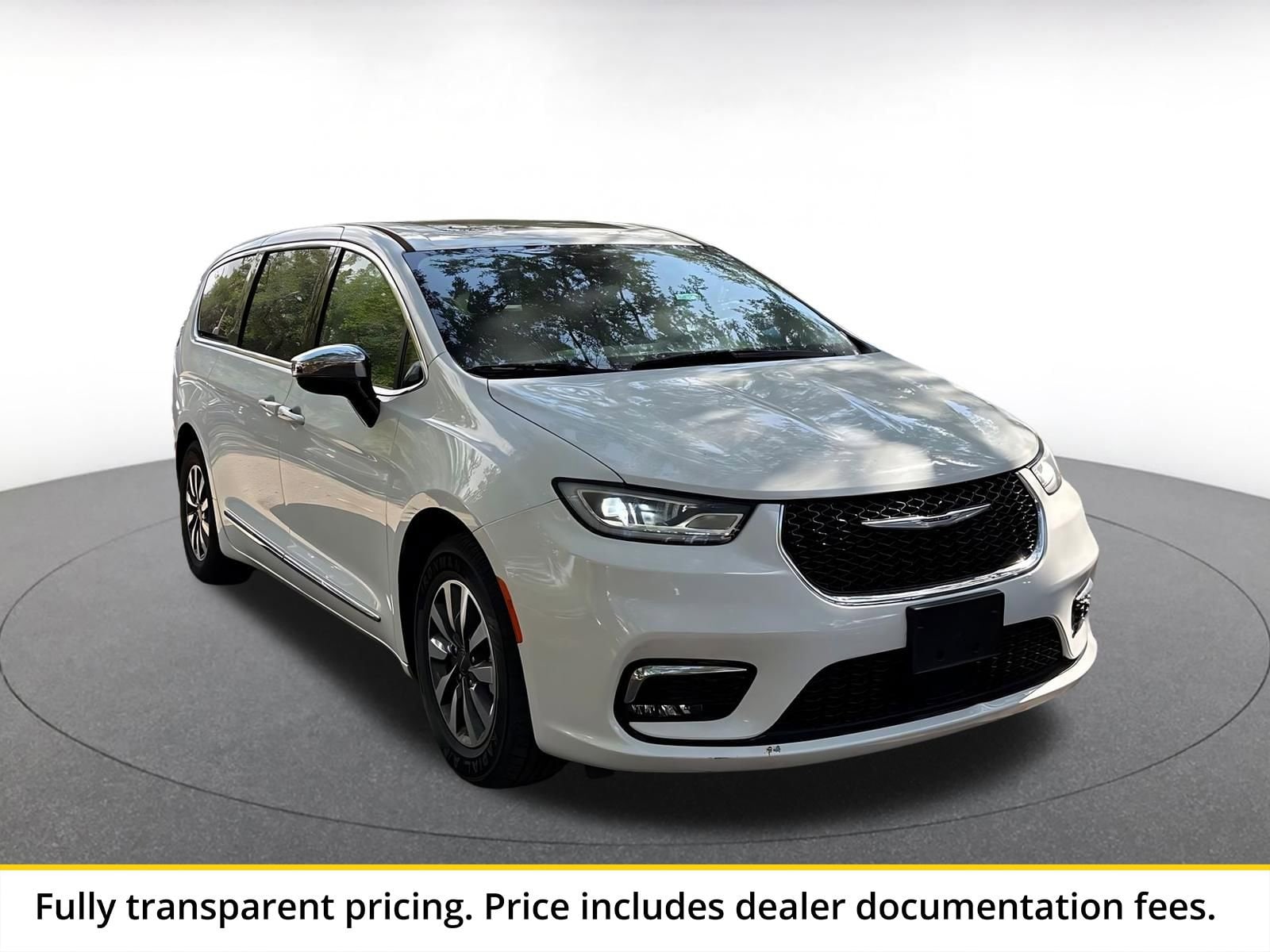 Thumbnail: 2023 Chrysler Pacifica - 1