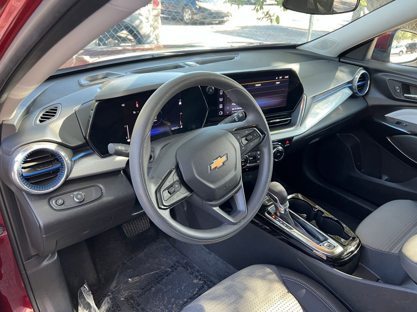 Thumbnail: 2025 Chevrolet Trax - 28