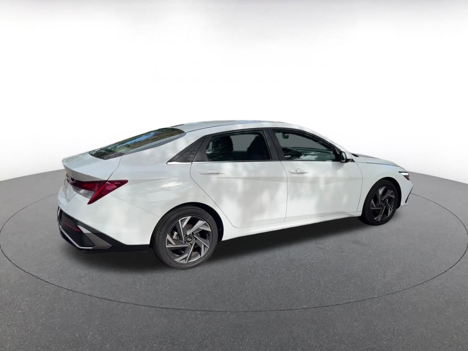 Thumbnail: 2025 Hyundai Elantra - 15