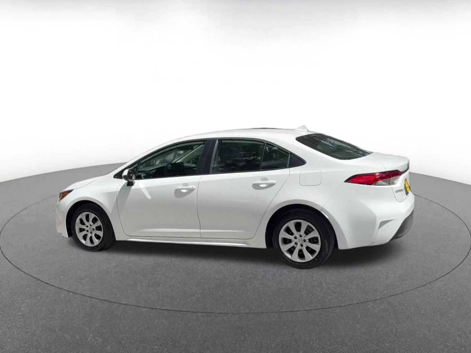 Thumbnail: 2025 Toyota Corolla - 10