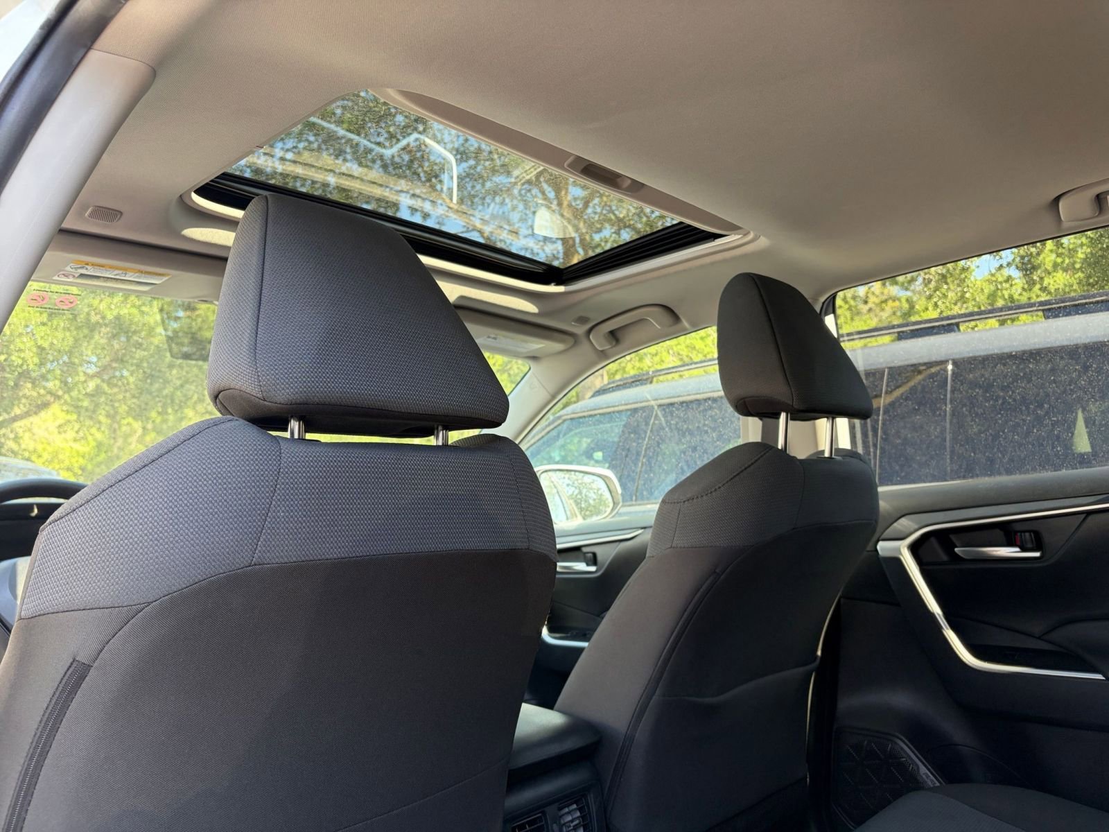 Thumbnail: 2025 Toyota RAV4 - 29