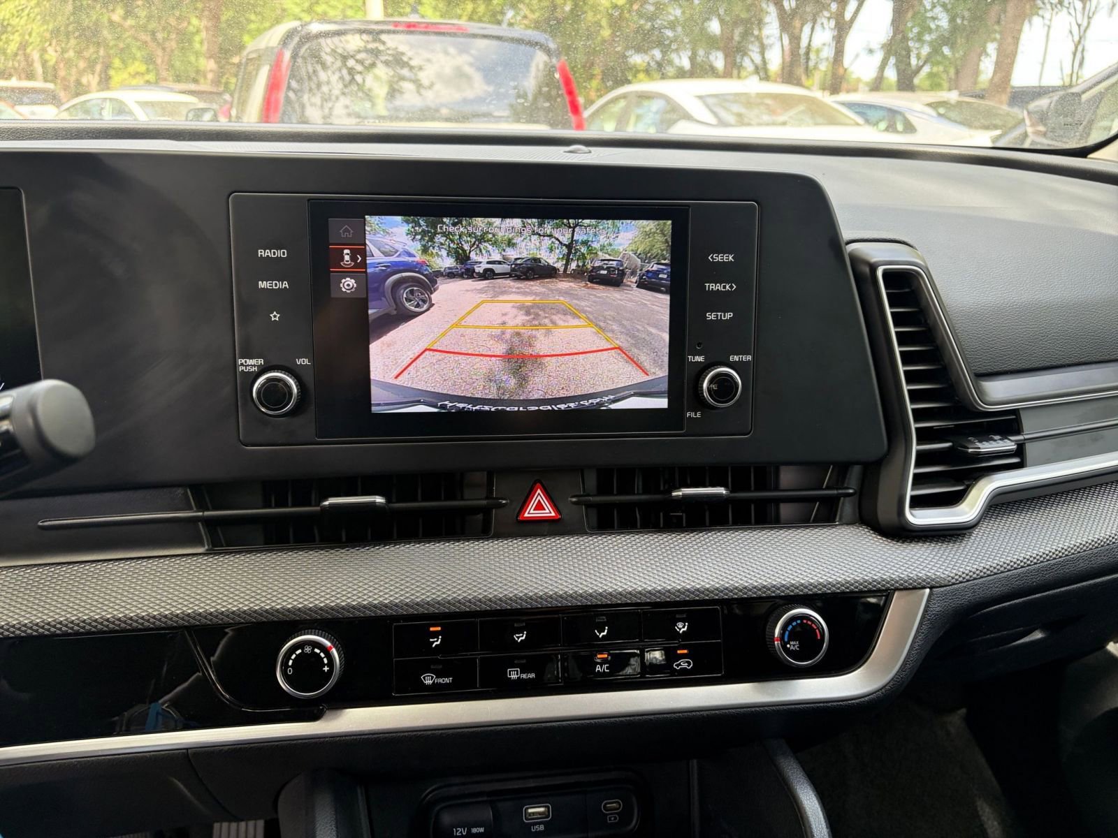 Thumbnail: 2024 Kia Sportage - 22