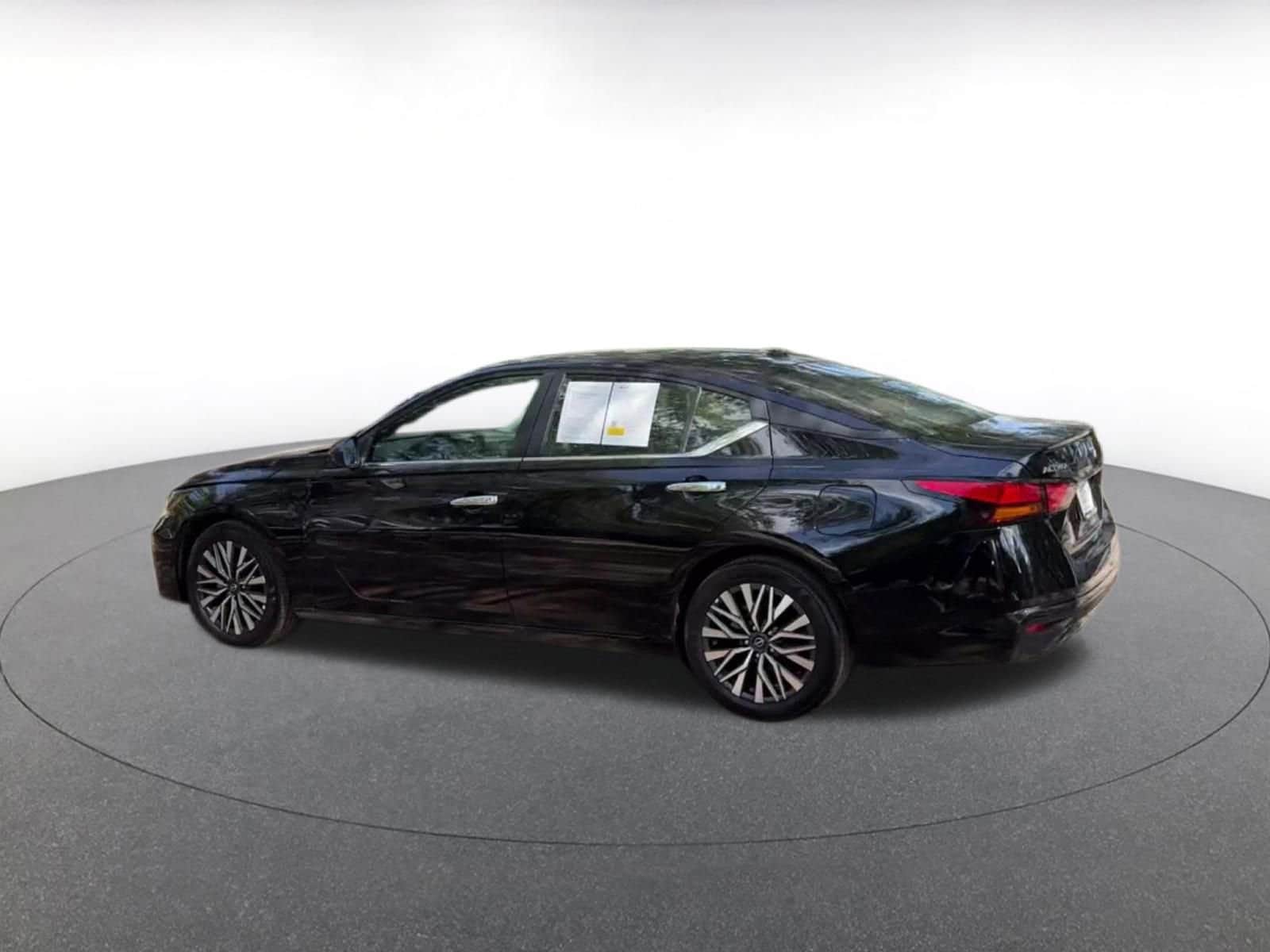 Thumbnail: 2025 Nissan Altima - 10