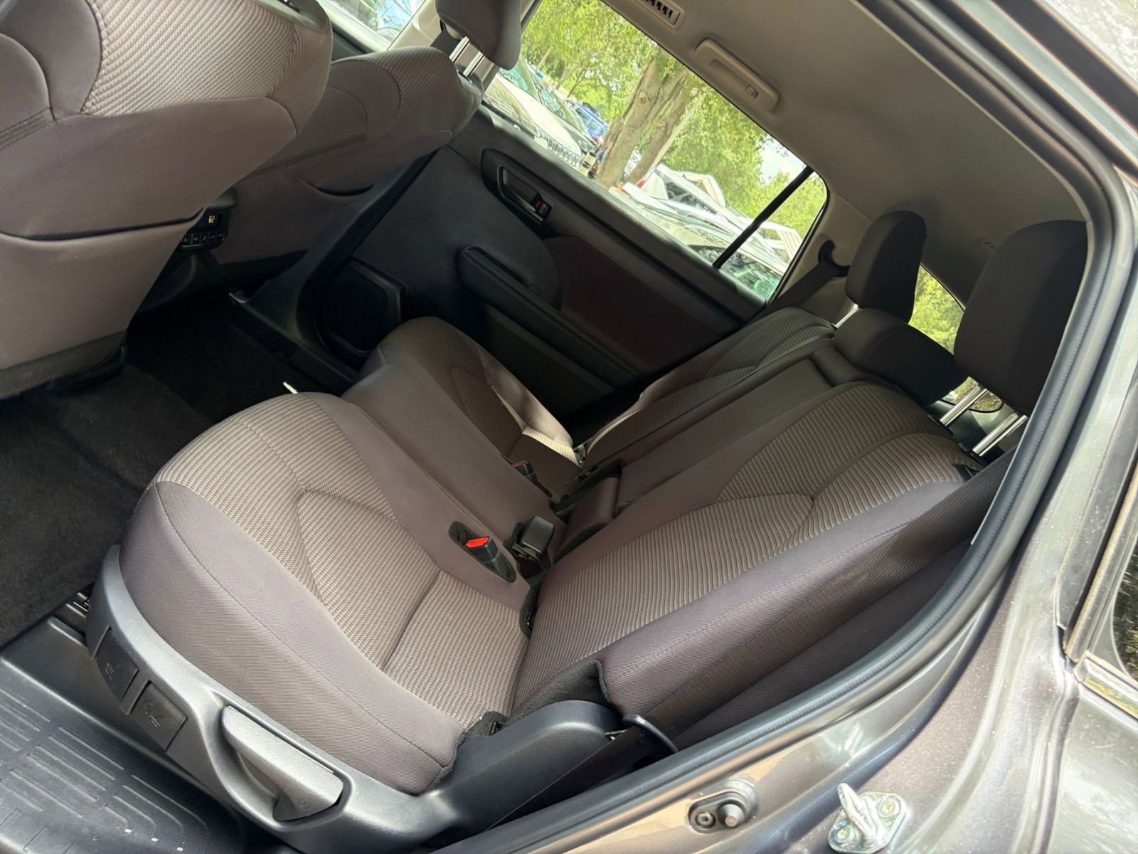 Thumbnail: 2025 Toyota Highlander - 27