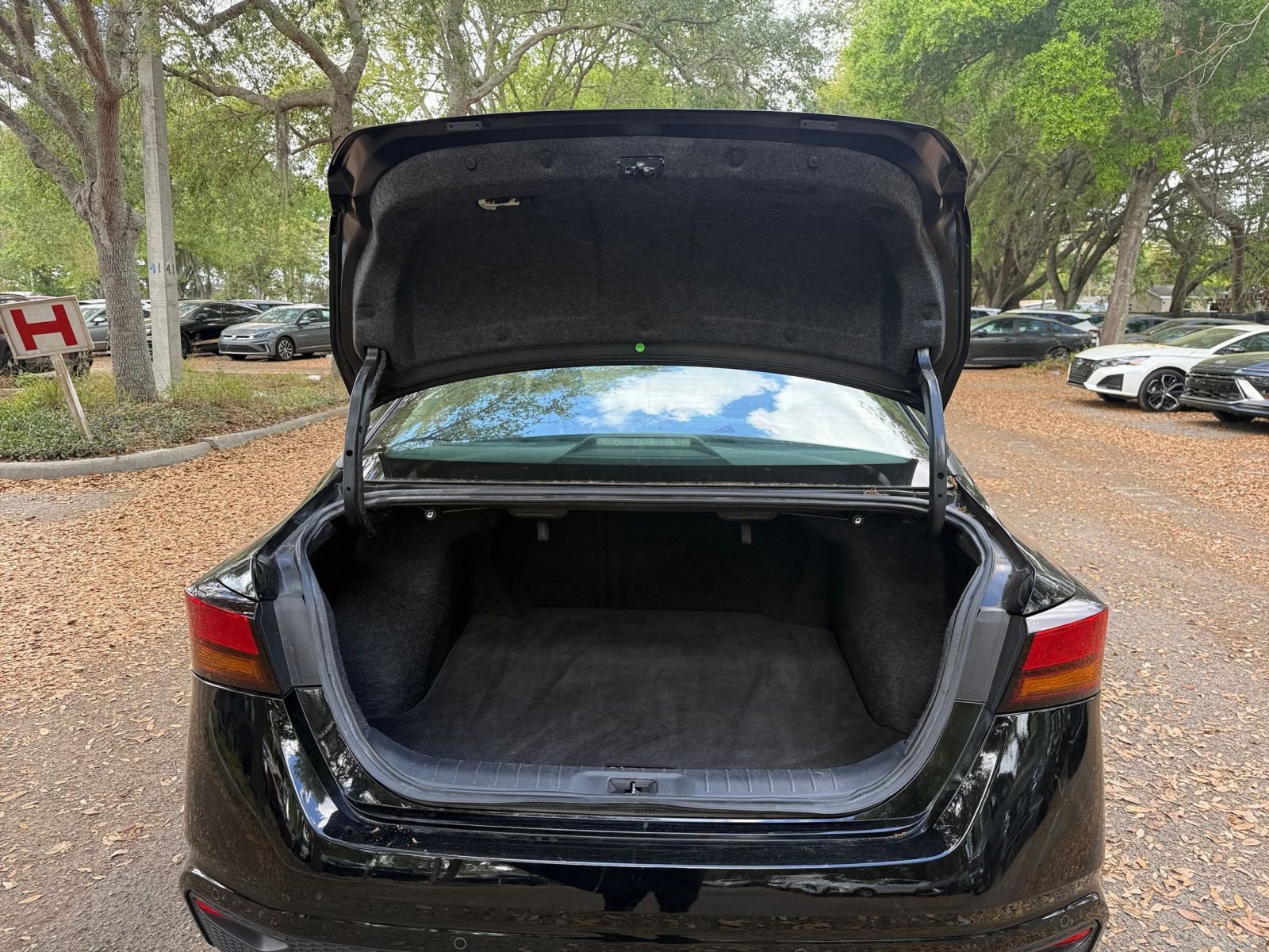 Thumbnail: 2025 Nissan Altima - 25