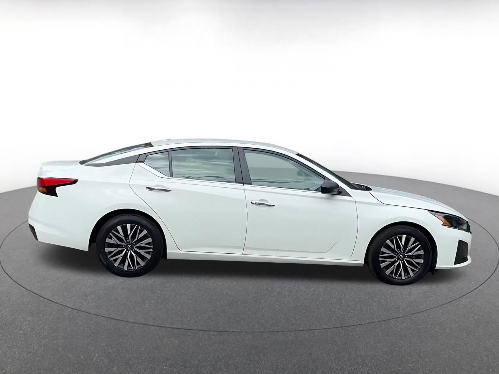 Thumbnail: 2025 Nissan Altima - 15