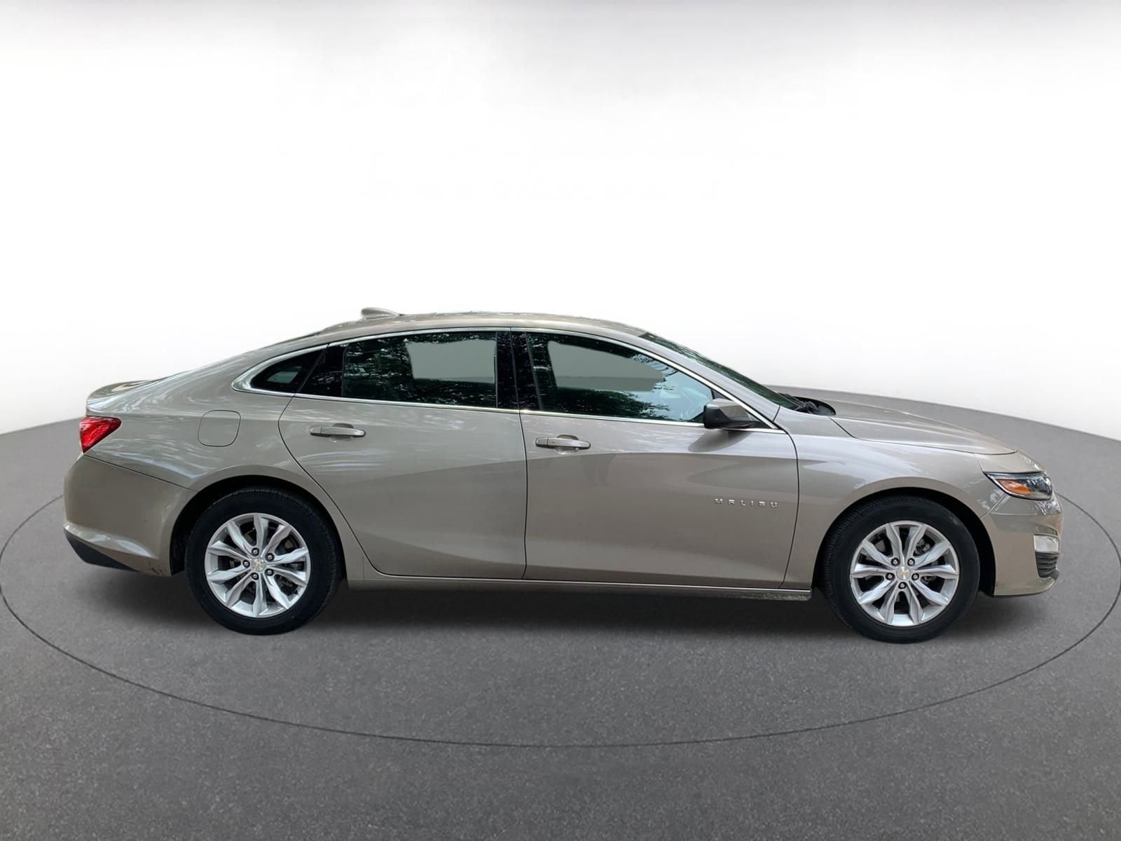 Thumbnail: 2023 Chevrolet Malibu - 8