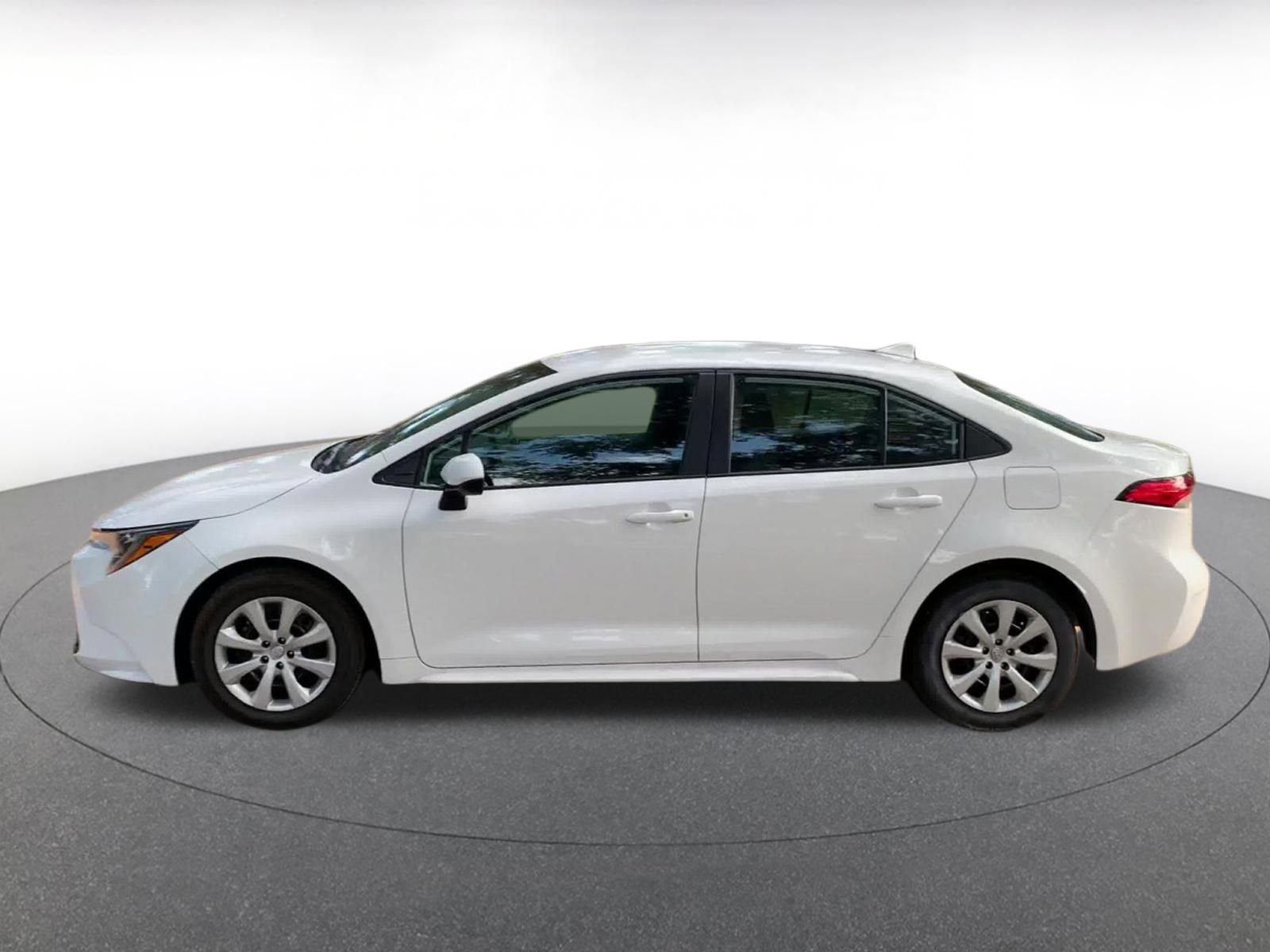 2023 Toyota Corolla LE 8