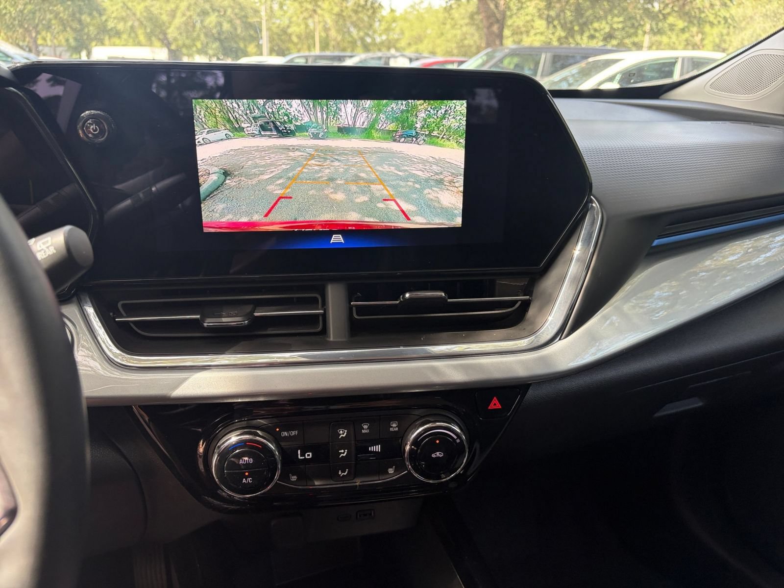 Thumbnail: 2025 Chevrolet Trax - 17
