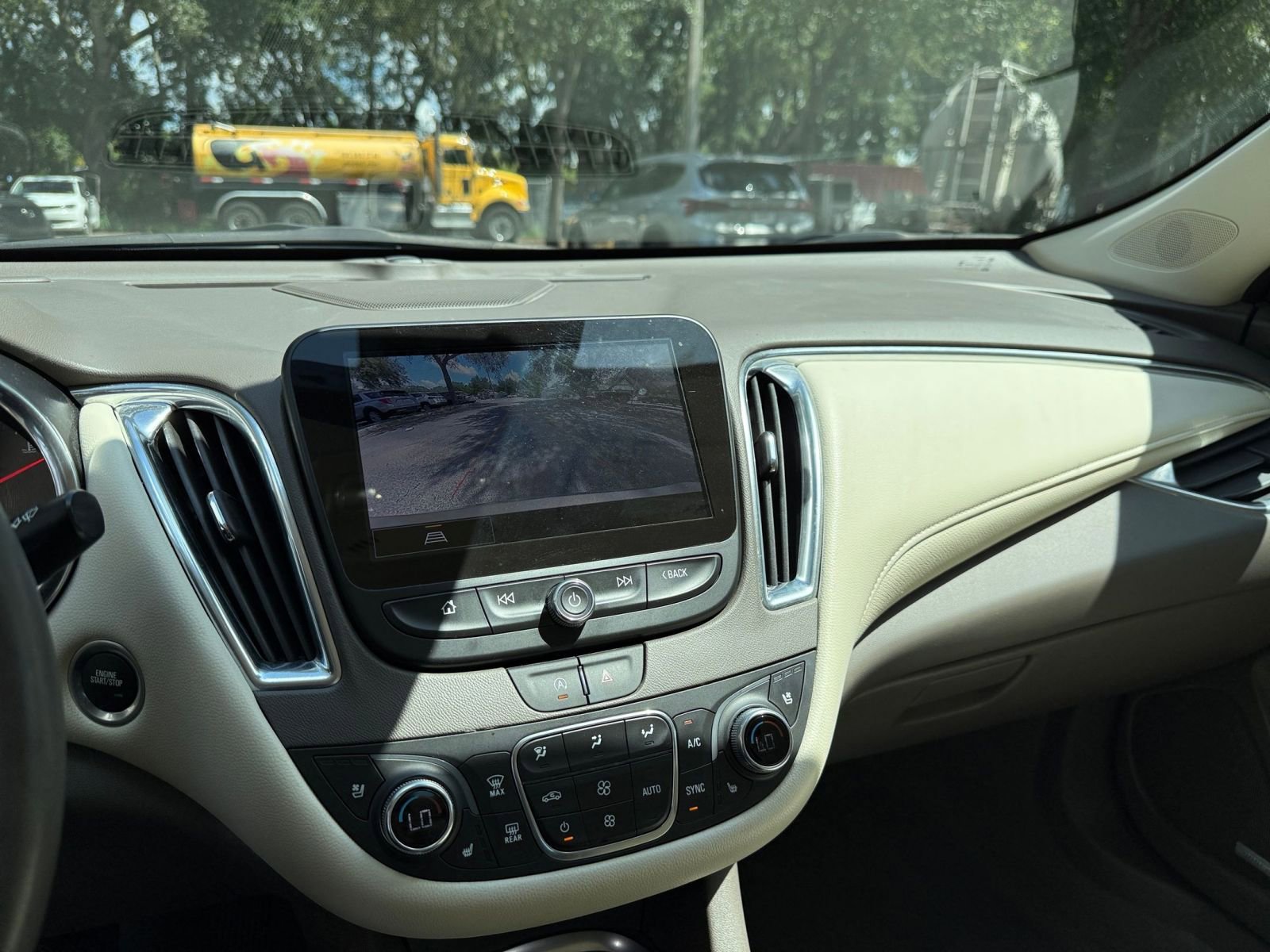 Thumbnail: 2024 Chevrolet Malibu - 17