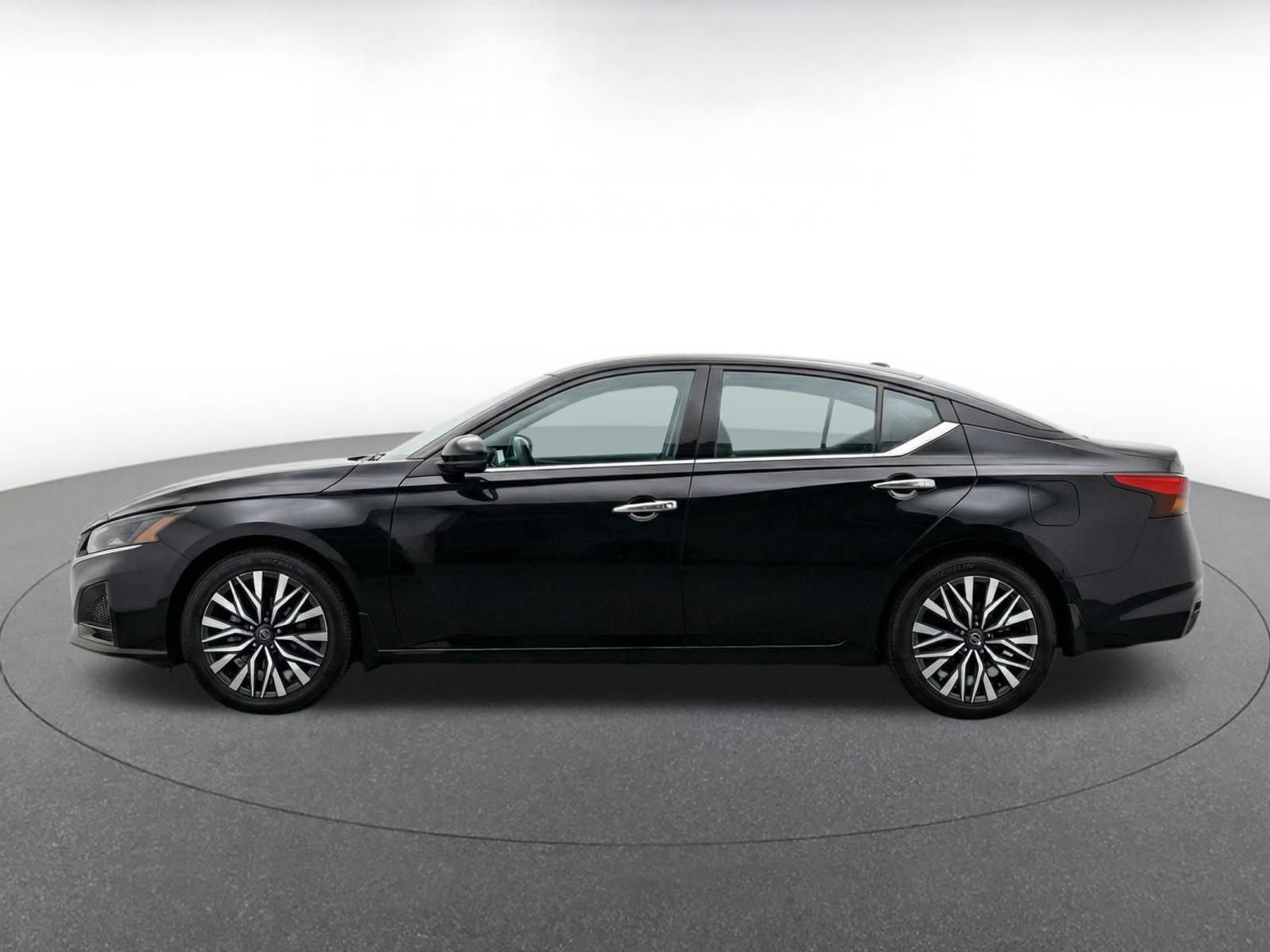 Thumbnail: 2025 Nissan Altima - 4