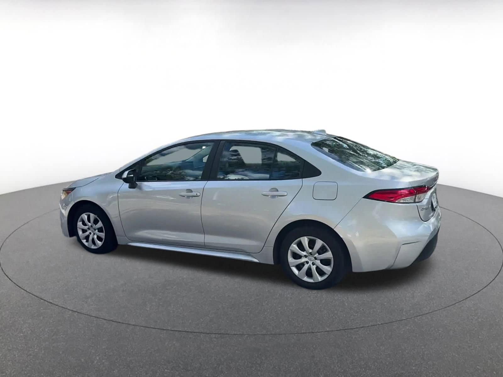 Thumbnail: 2024 Toyota Corolla - 10