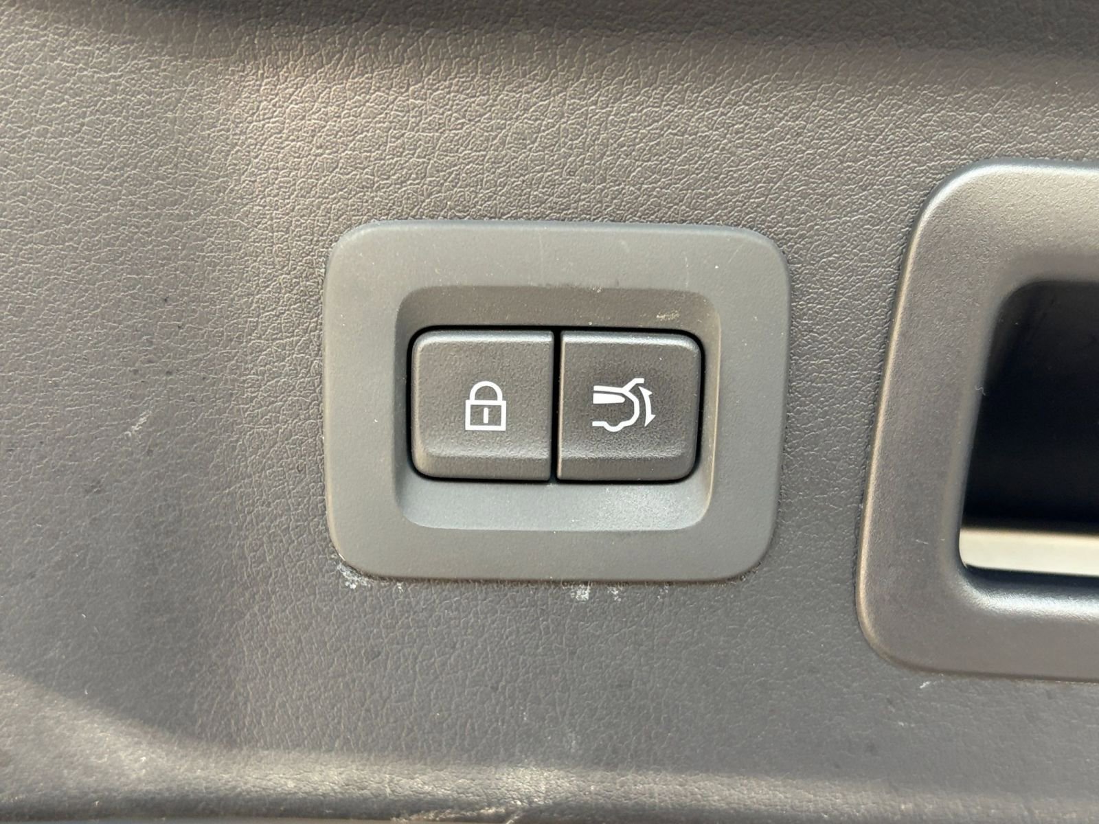 Thumbnail: 2025 Mazda CX-70 - 21