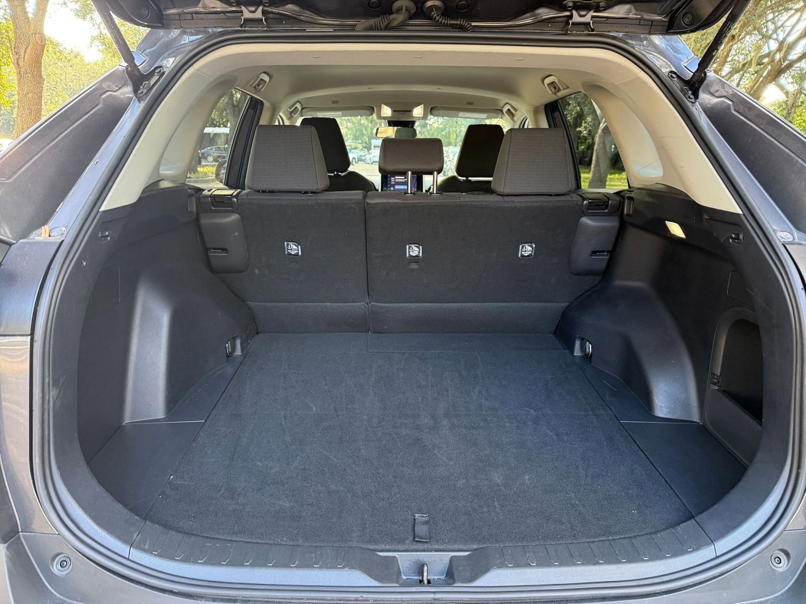 Thumbnail: 2025 Toyota RAV4 - 24