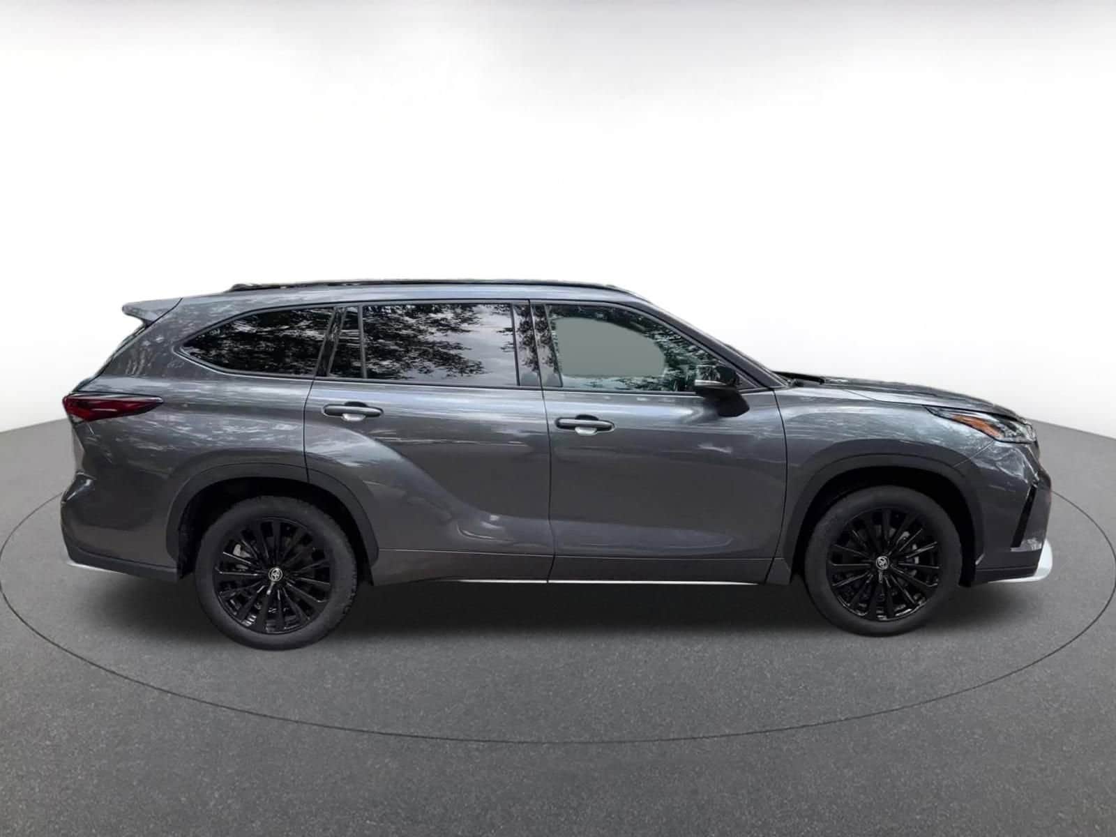 Thumbnail: 2025 Toyota Highlander - 16