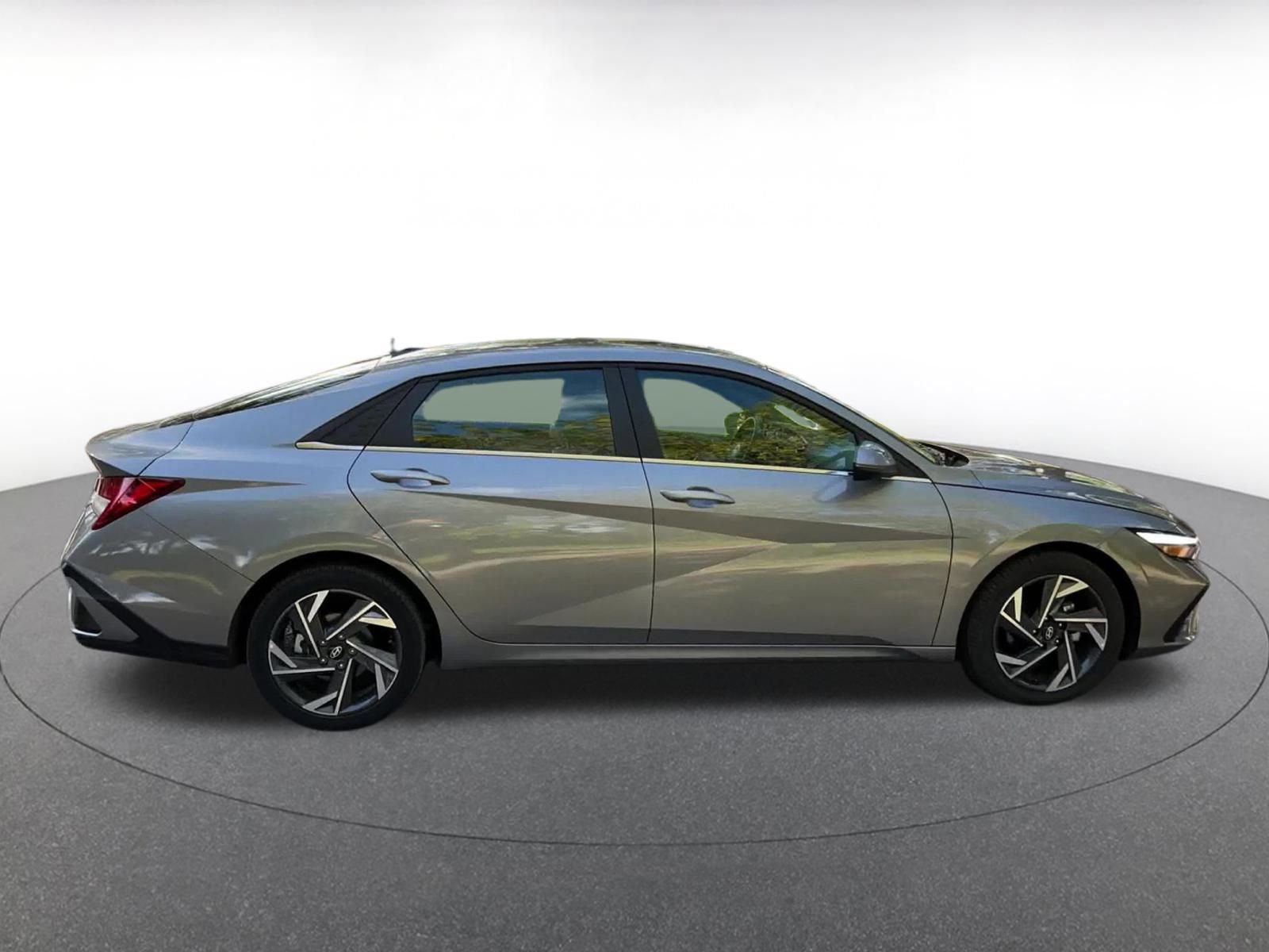 Thumbnail: 2025 Hyundai Elantra - 16